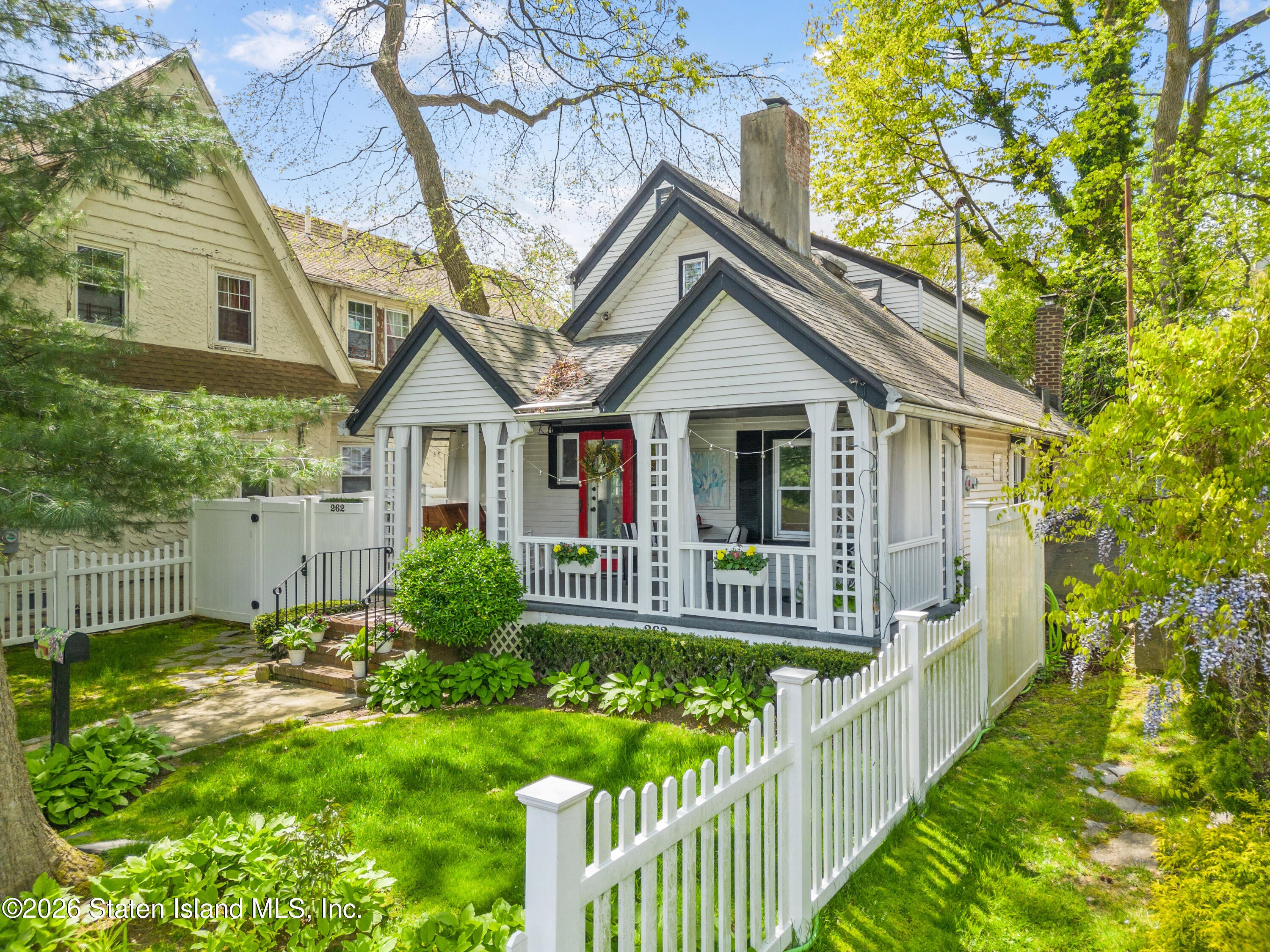 262 Lindenwood Rd, Staten Island, NY 10308