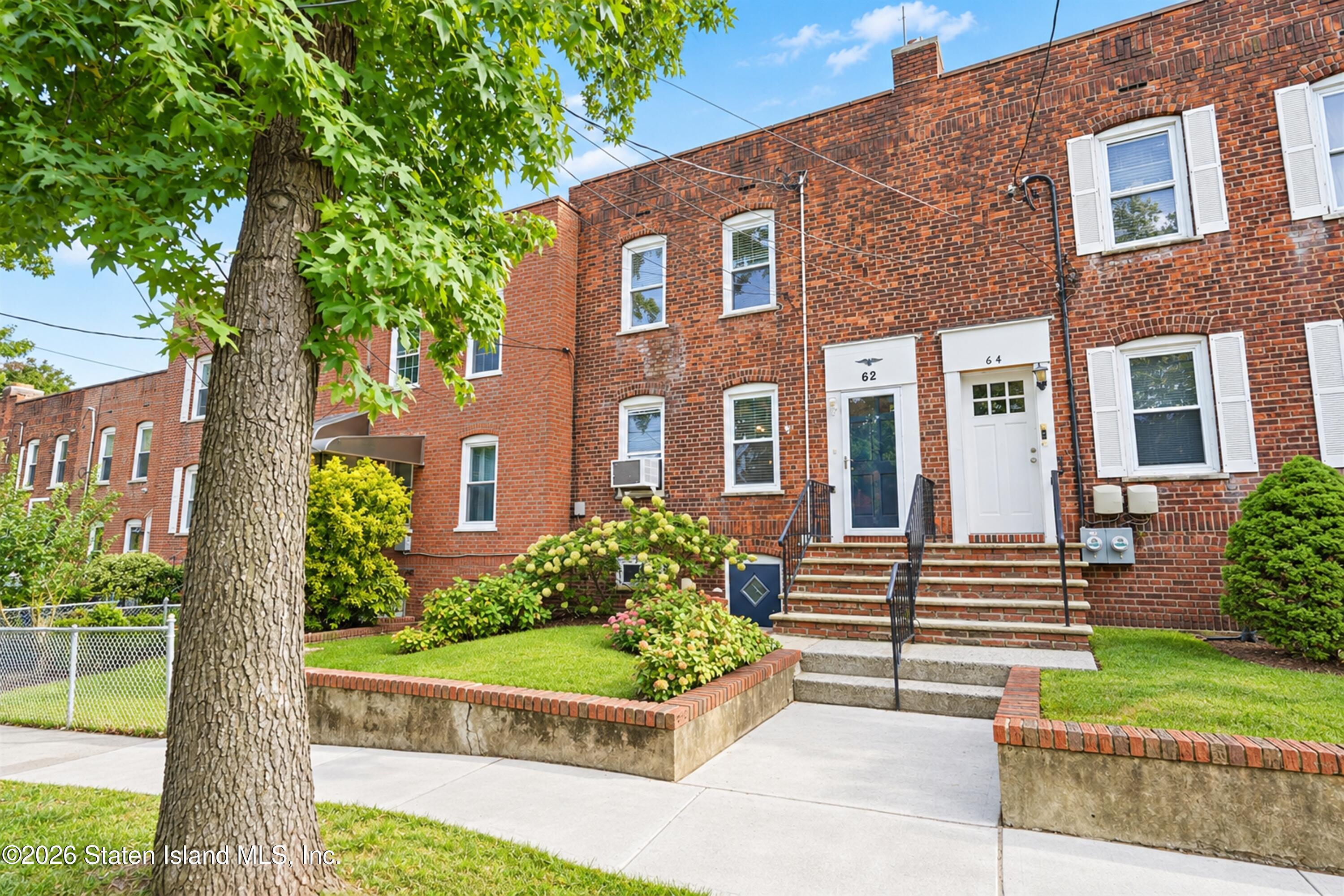 62 Arnold St, Staten Island, NY 10301