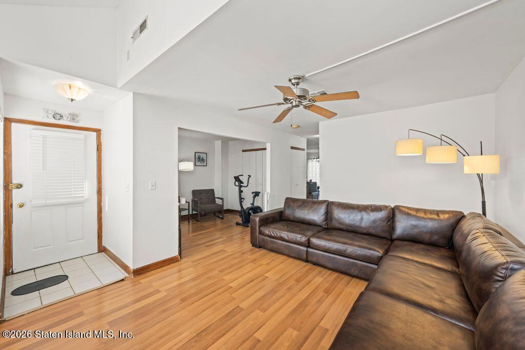 243 Pond Way #B, Staten Island, NY 10303 photo