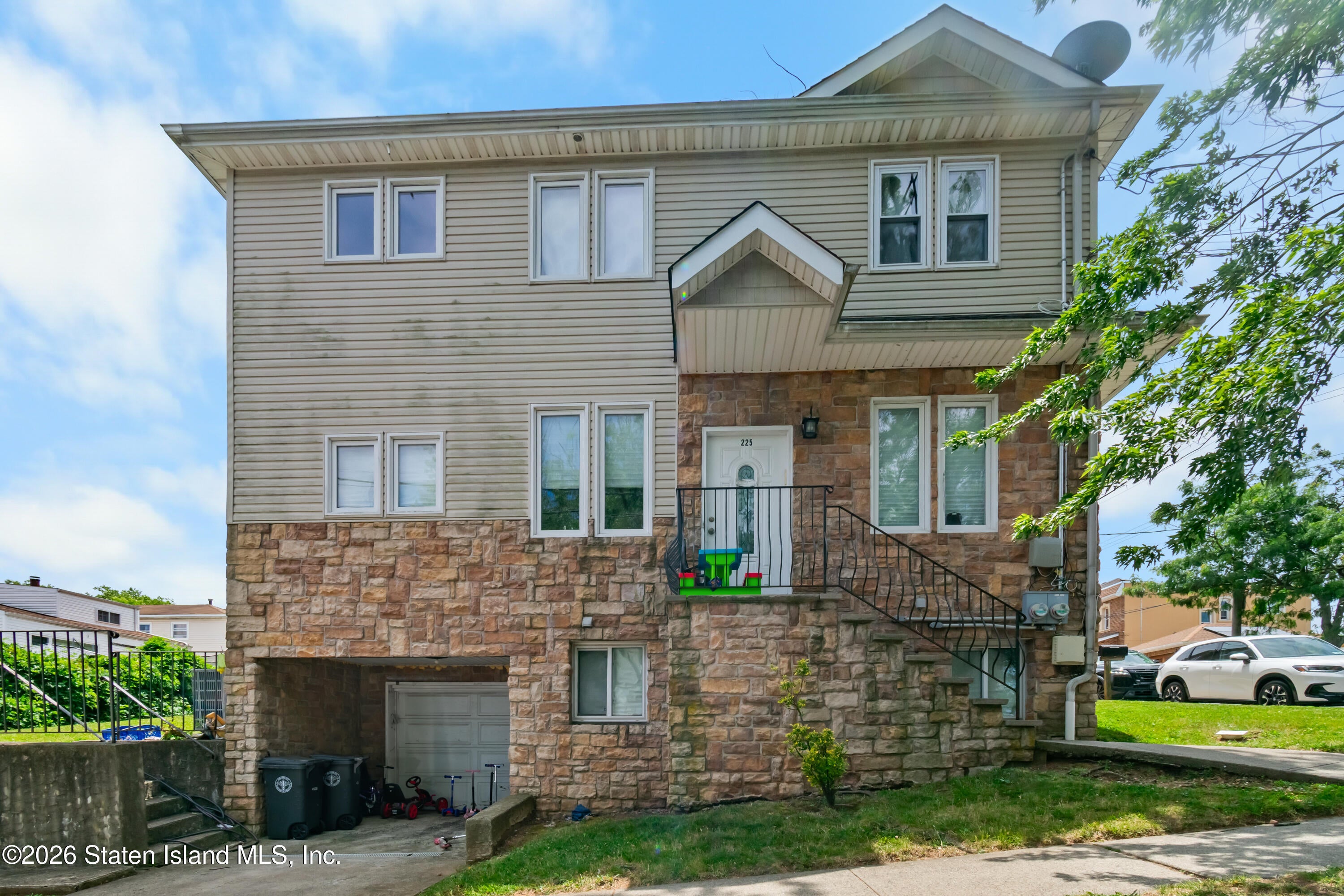 225 Livingston Ave, Staten Island, NY 10314