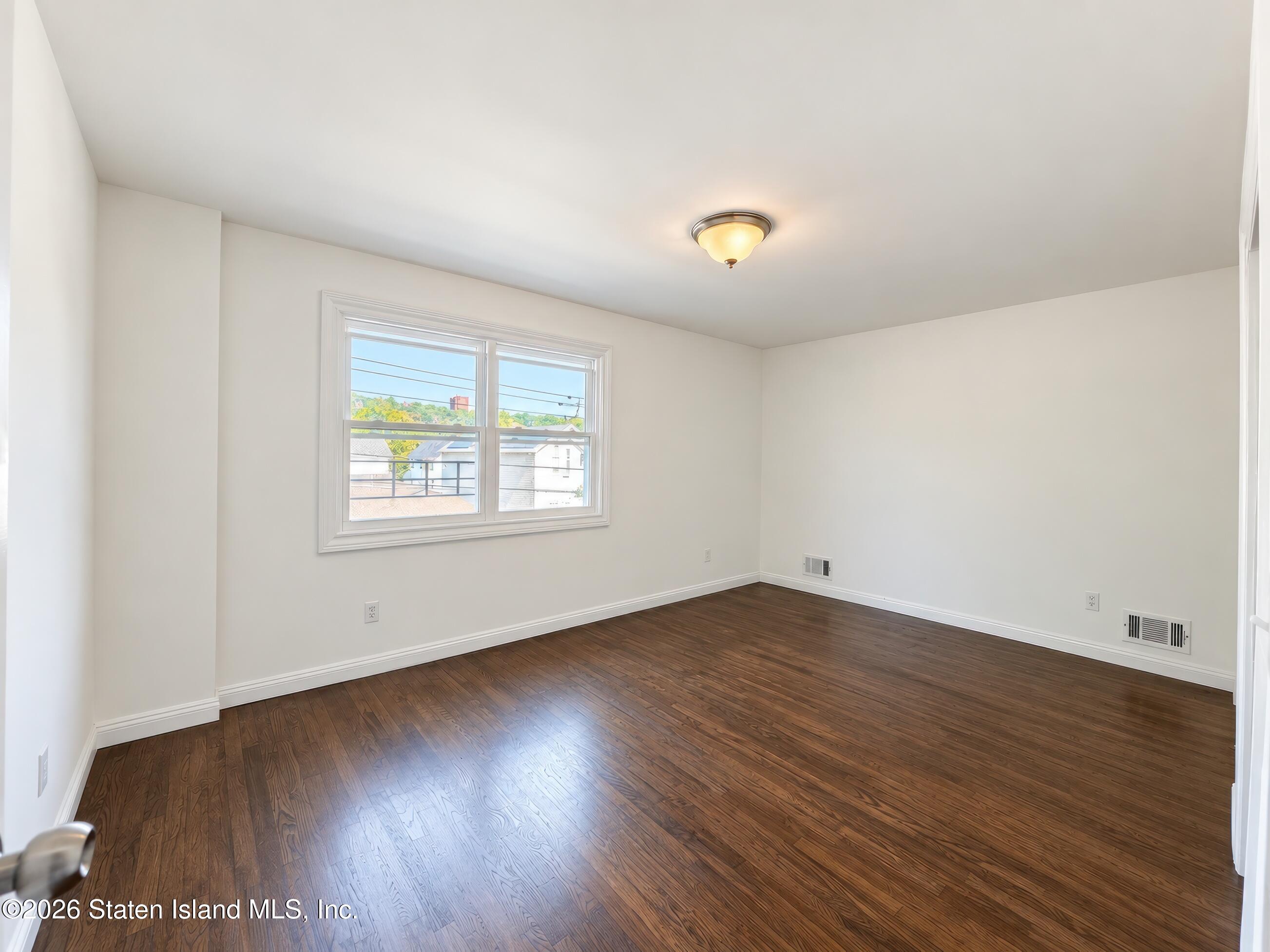433 Hanover Ave, Staten Island, NY 10304 photo
