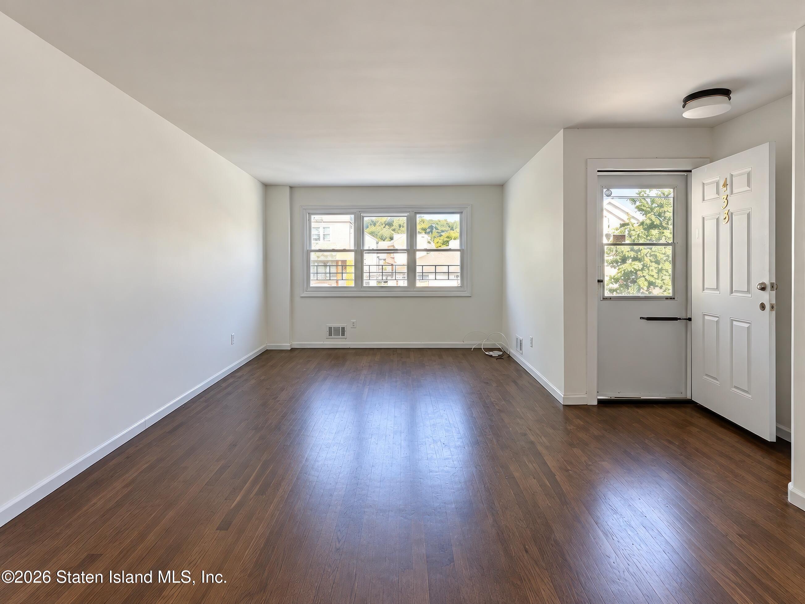 433 Hanover Ave, Staten Island, NY 10304 photo