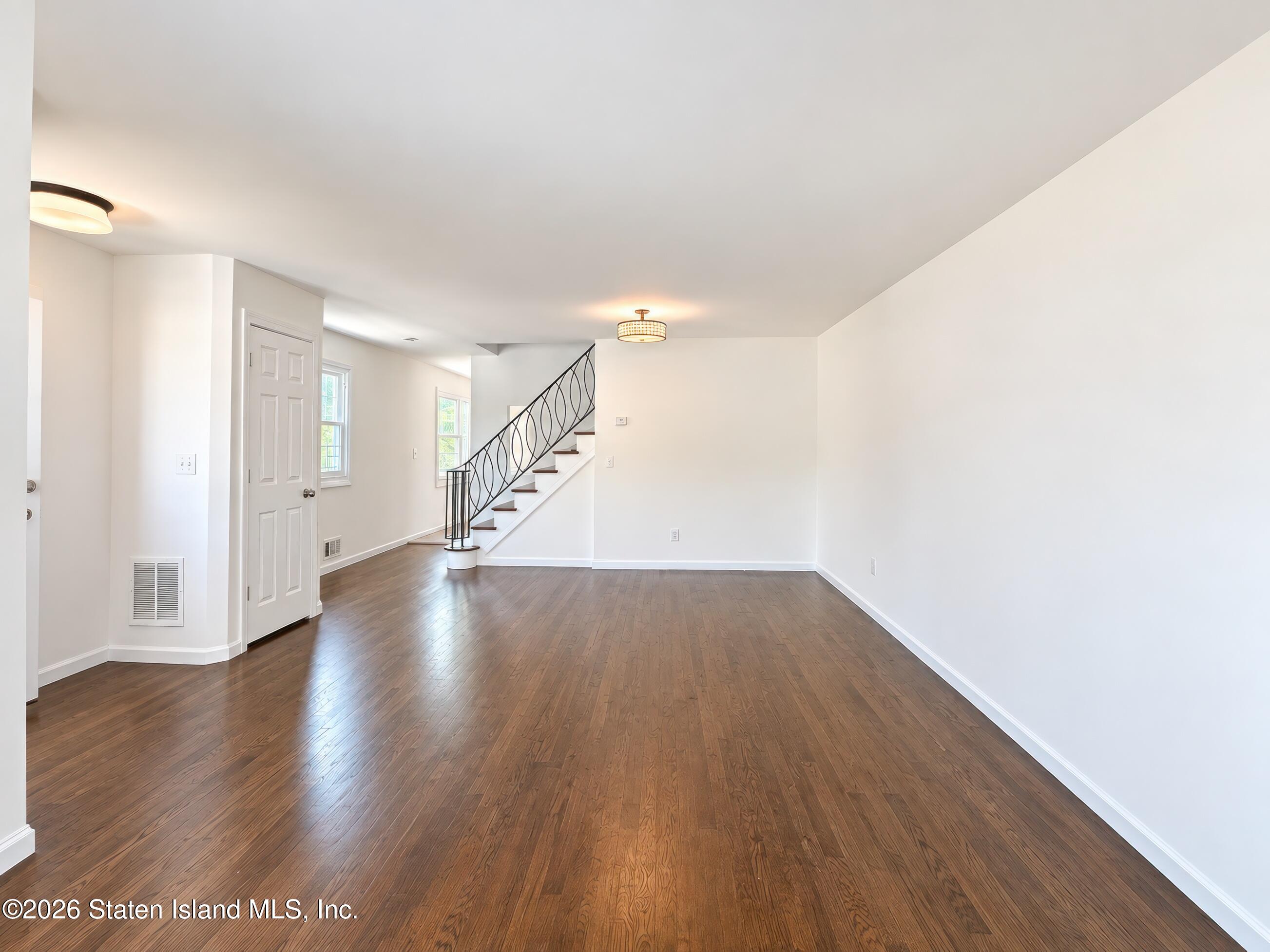 433 Hanover Ave, Staten Island, NY 10304 photo