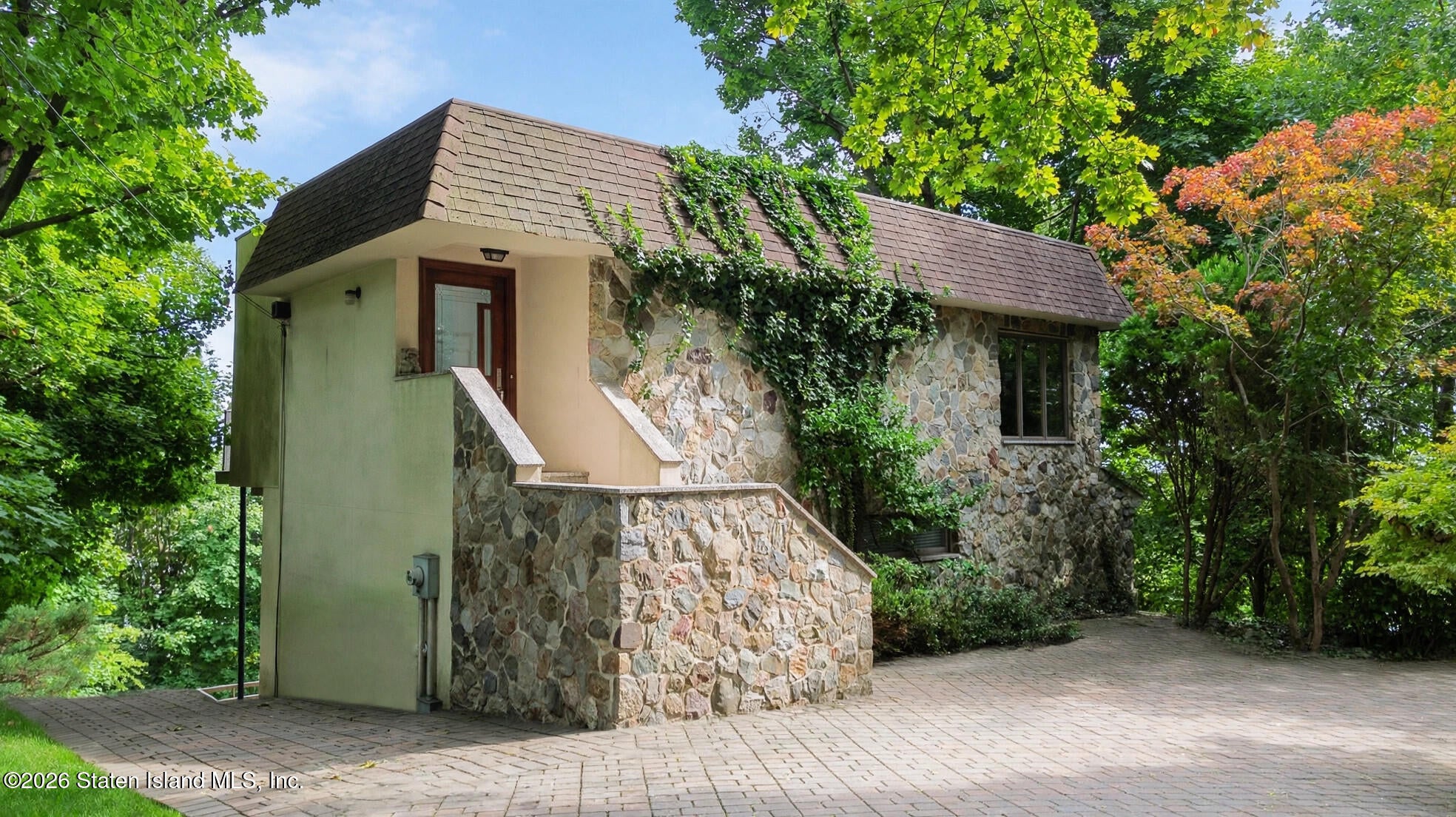 93 Douglas Rd, Staten Island, NY 10304
