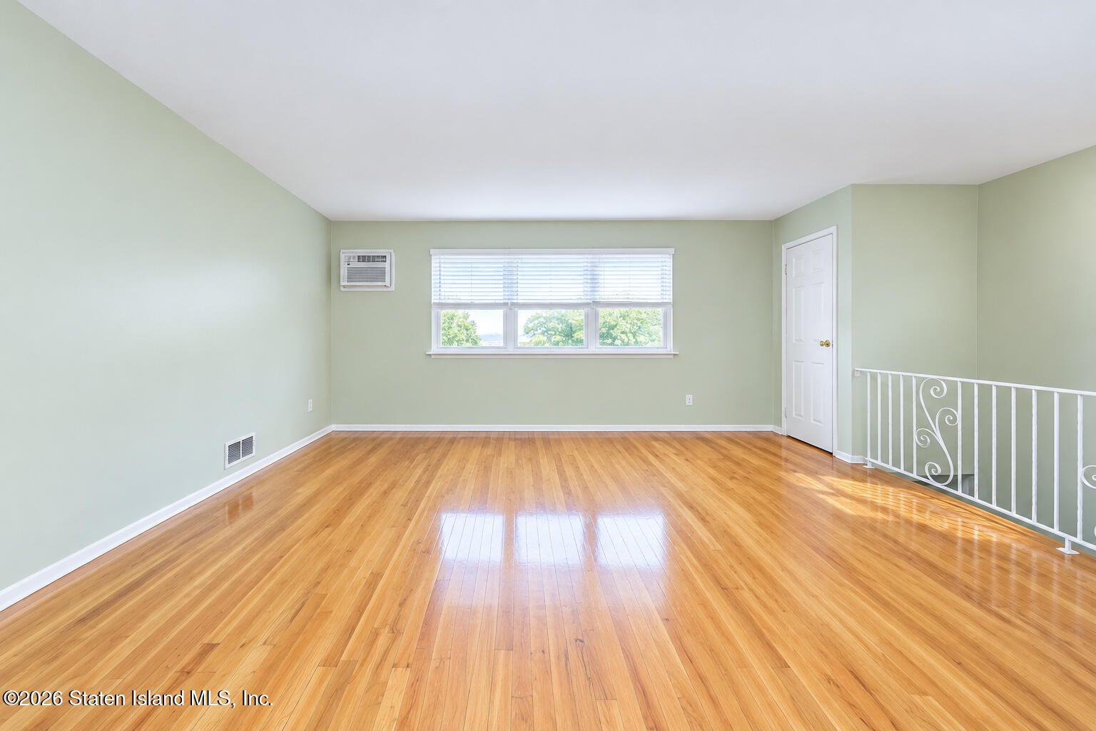 300 Brookfield Ave, Staten Island, NY 10308 photo