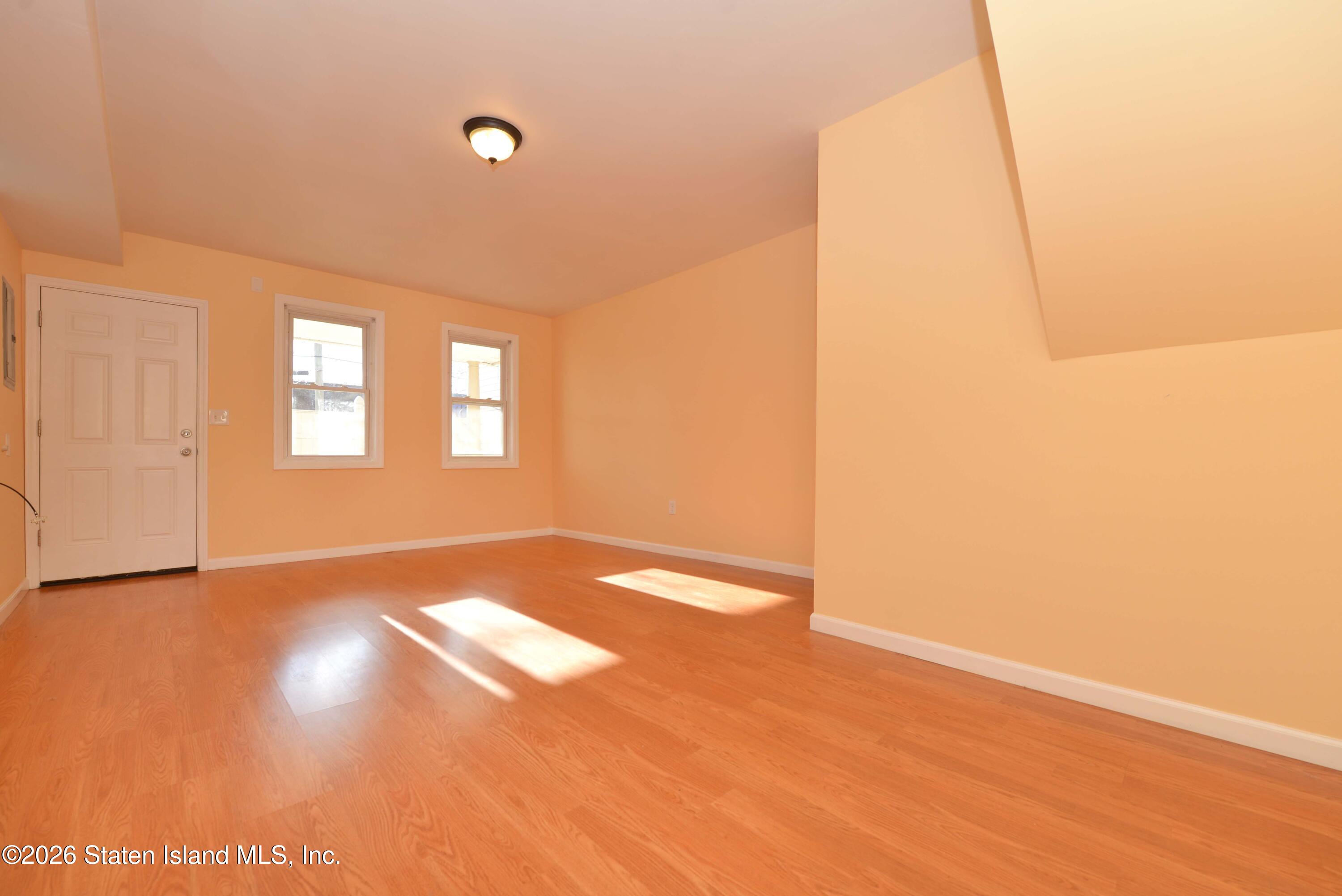 597 599 Midland Ave #4, Staten Island, NY 10306 photo