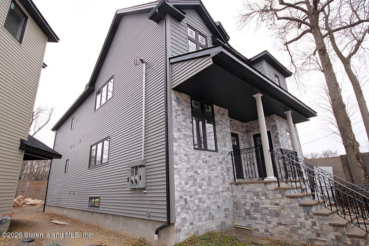 351 Edgegrove Ave, Staten Island, NY 10312 photo