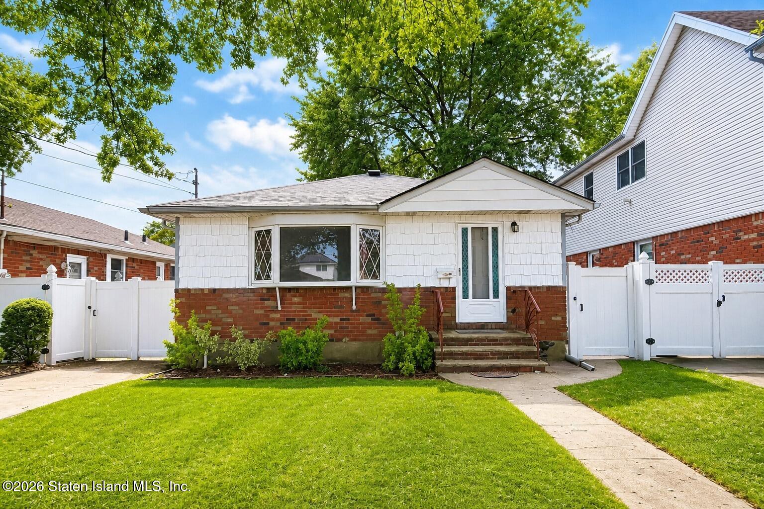 28 Reno Ave, Staten Island, NY 10306