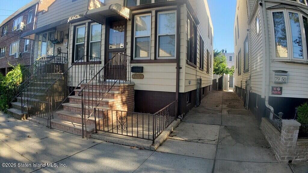 79 52 77th Ave, Glendale, NY 11385
