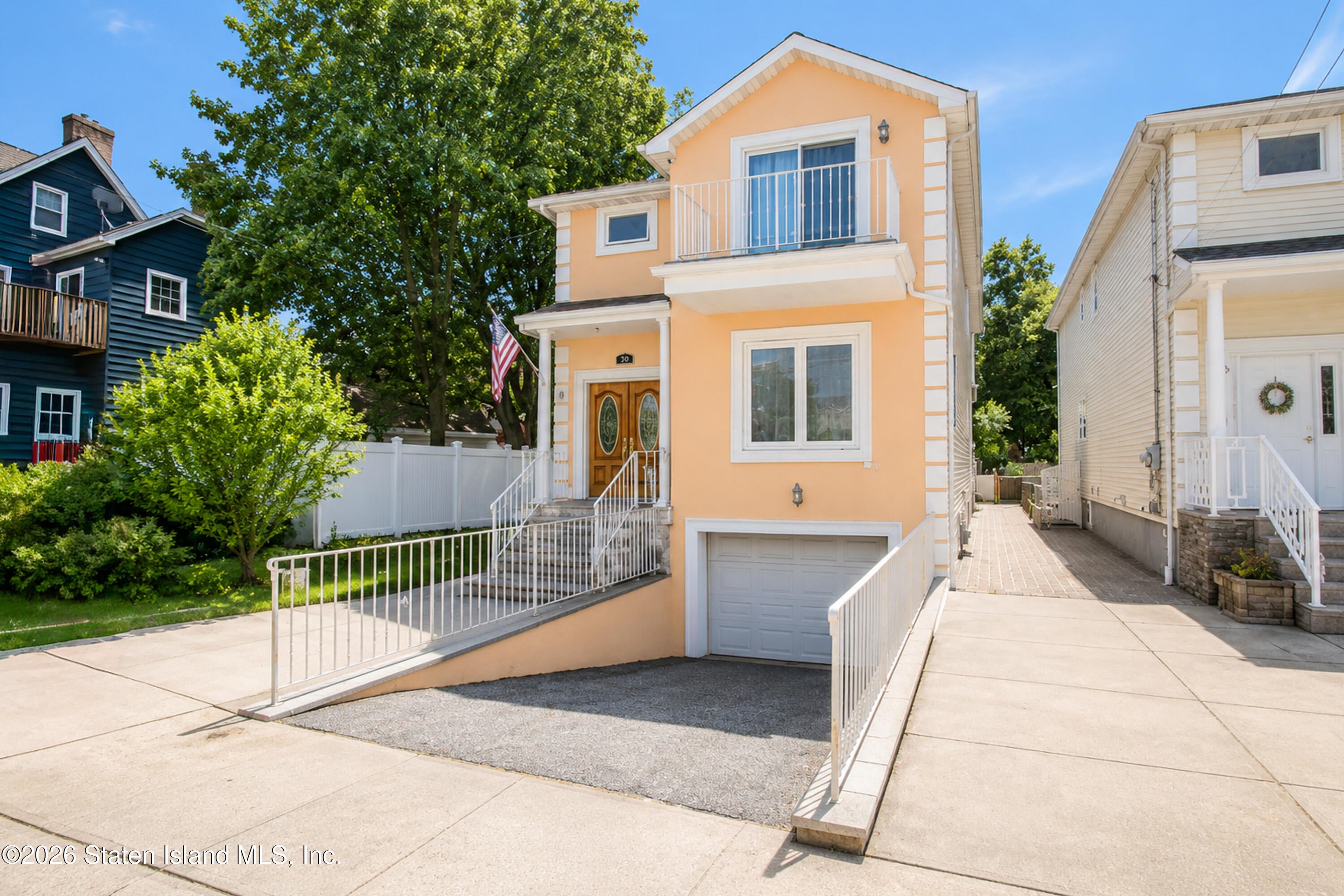 10 Andrease St, Staten Island, NY 10305 photo