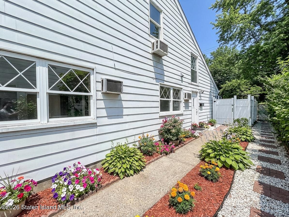115 Hampton Grn, Staten Island, NY 10312 photo