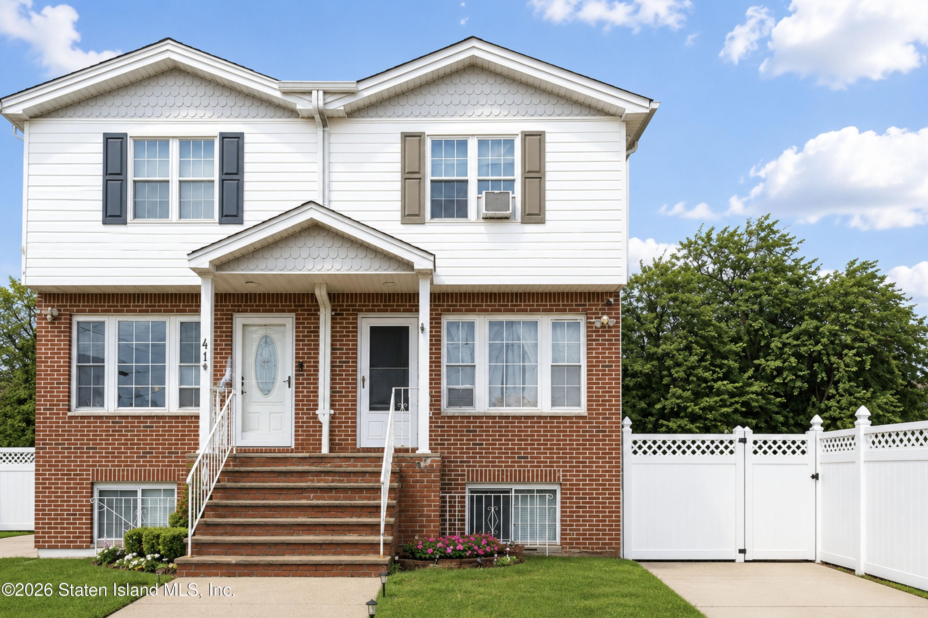 39 Gloria Ct, Staten Island, NY 10302 photo