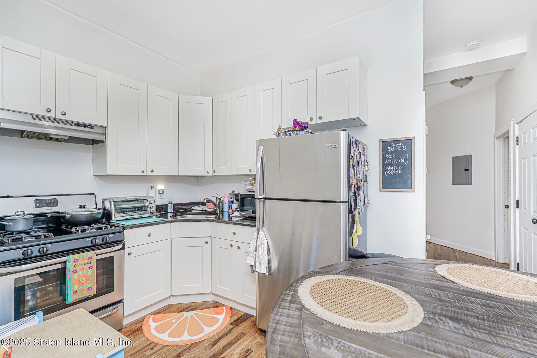 242 Targee St, Staten Island, NY 10304 photo