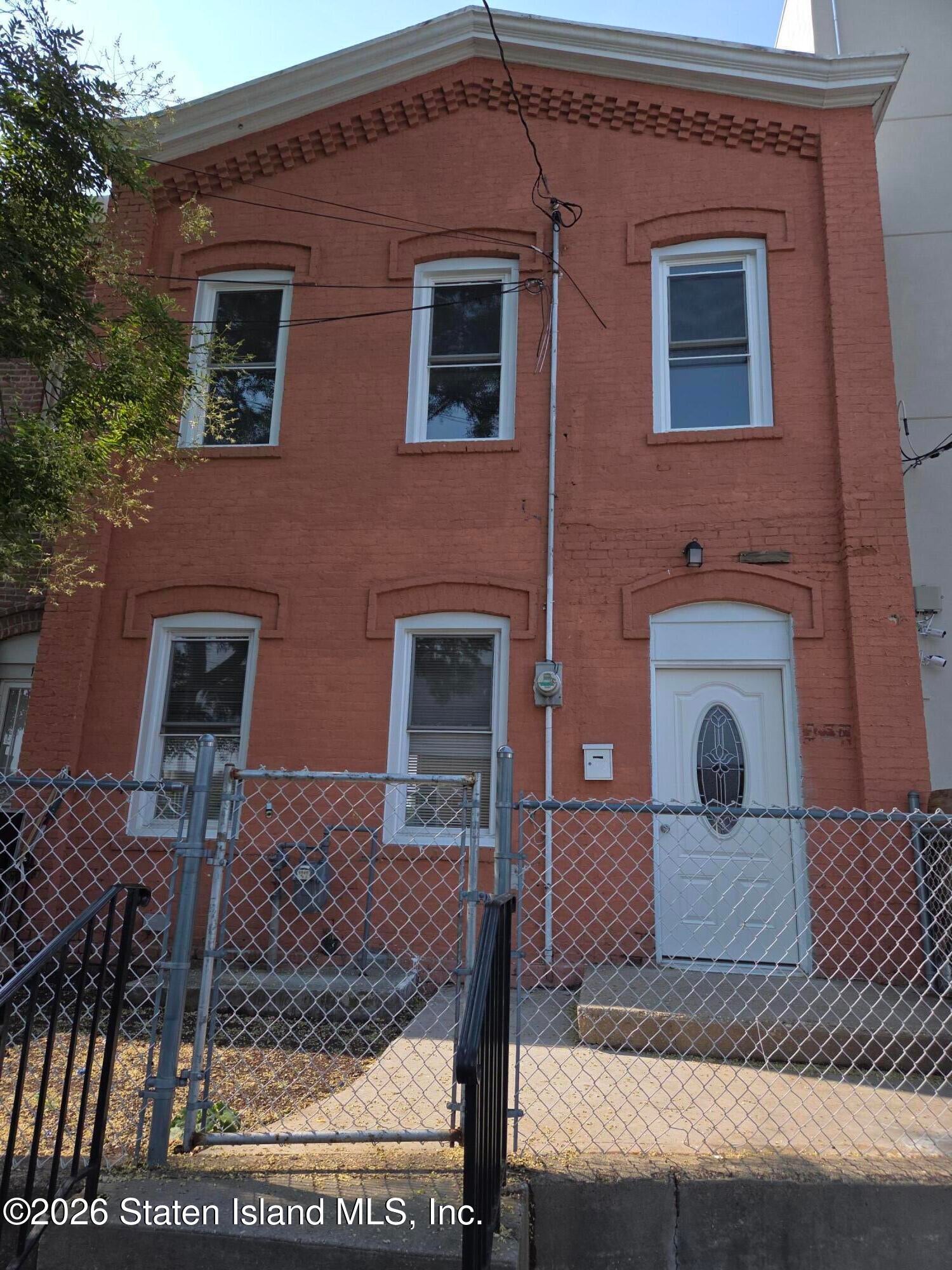 103 Chestnut Ave, Staten Island, NY 10305