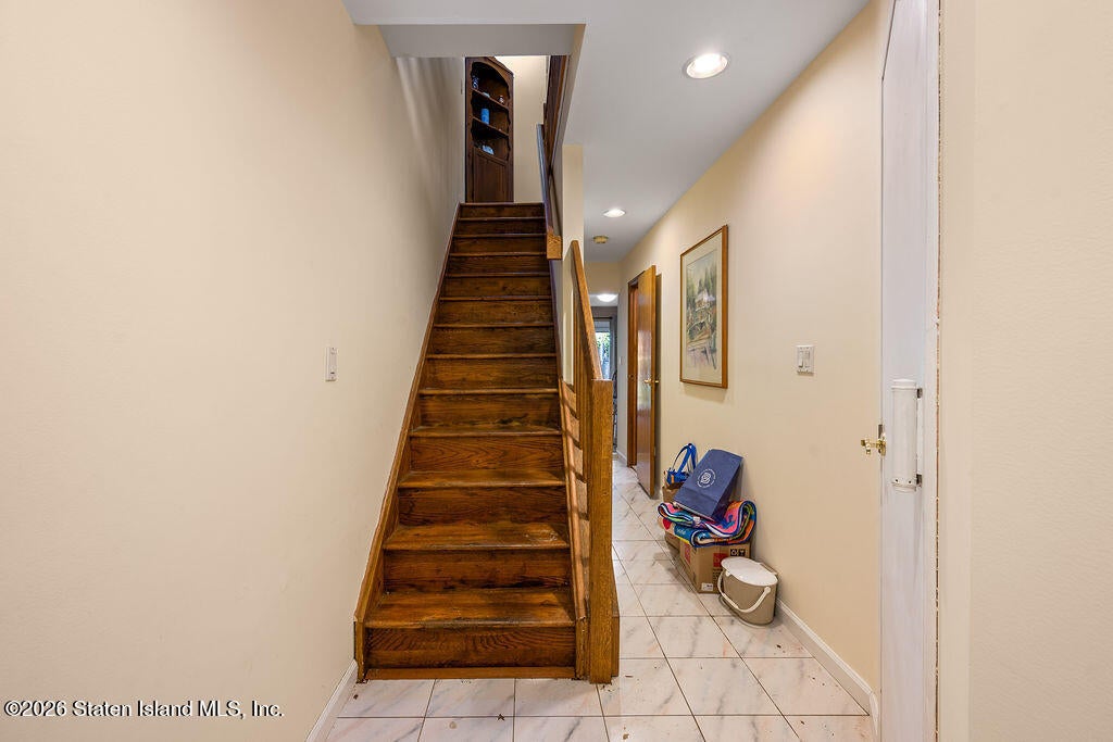 34 Francine Ln, Staten Island, NY 10314 photo