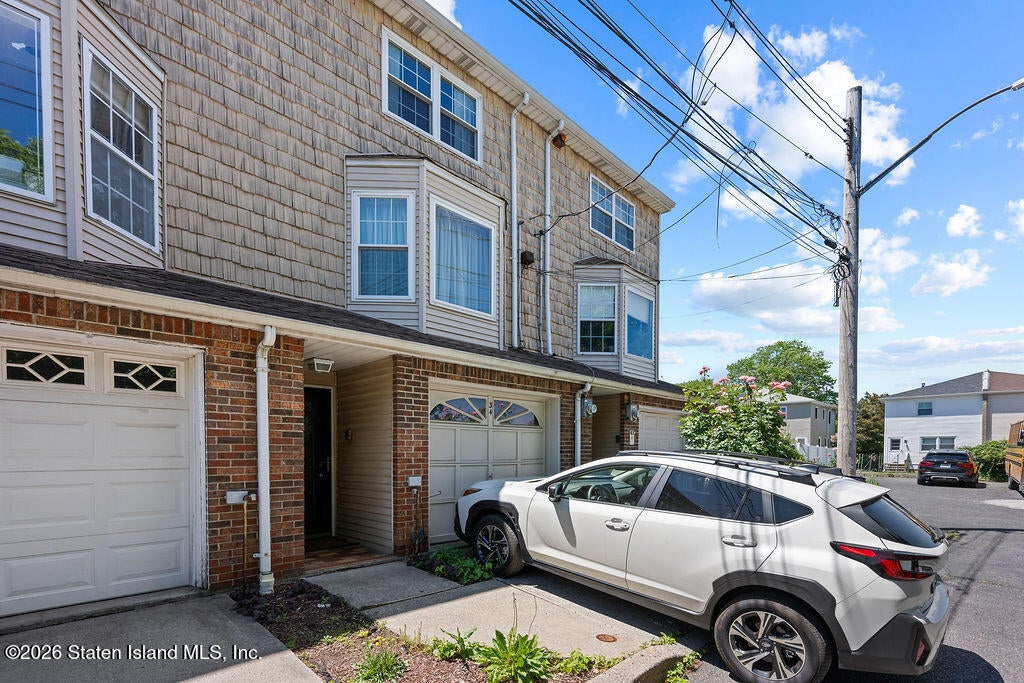34 Francine Ln, Staten Island, NY 10314 photo