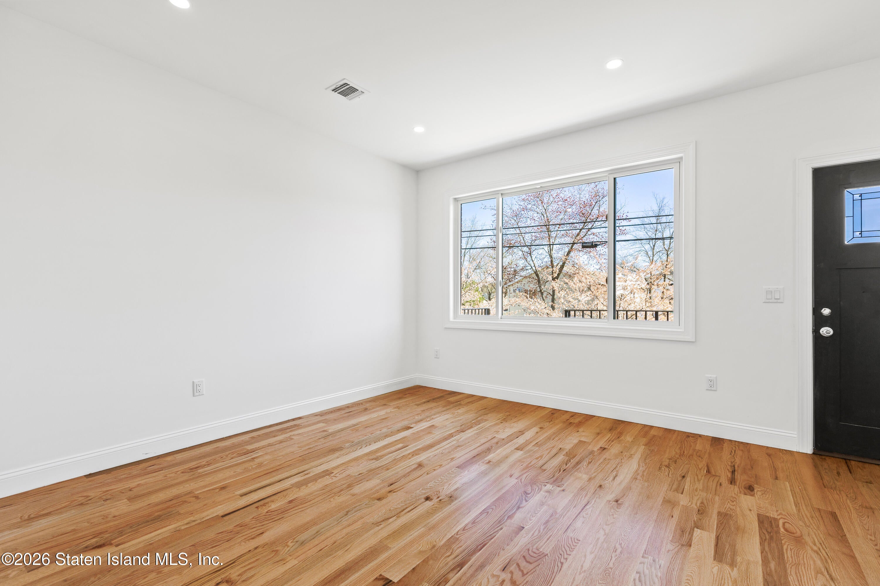 1014 Annadale Rd, Staten Island, NY 10312 photo