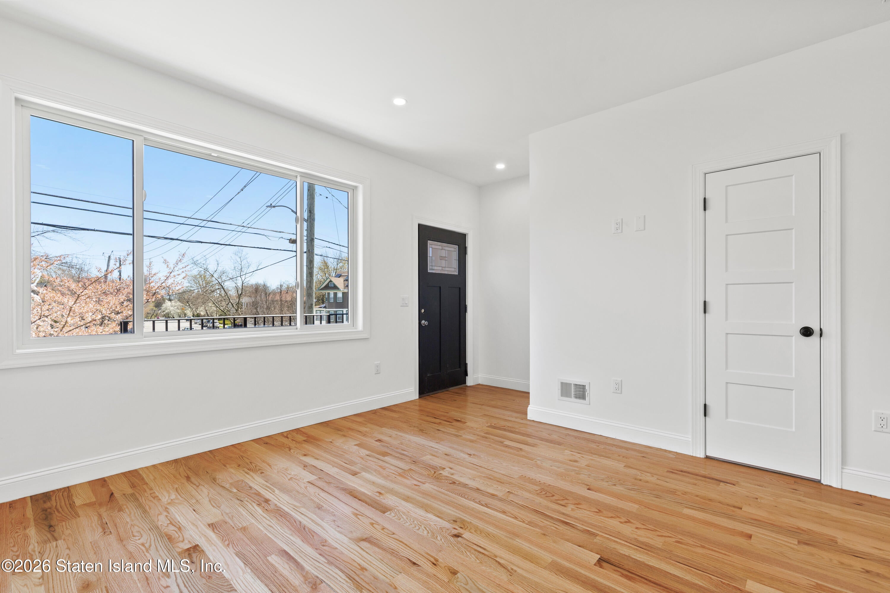 1014 Annadale Rd, Staten Island, NY 10312 photo
