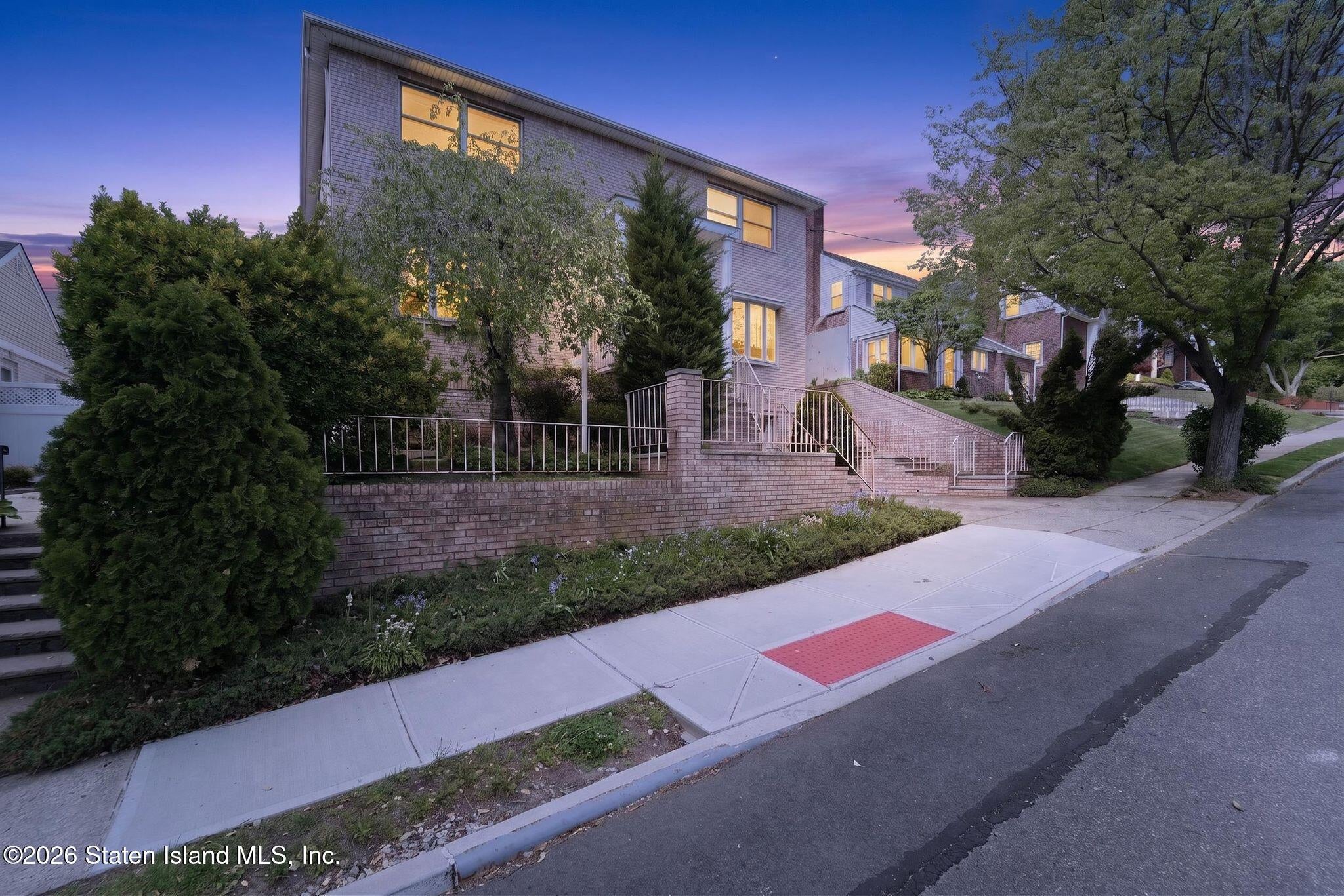 19 Sanford Pl, Staten Island, NY 10314