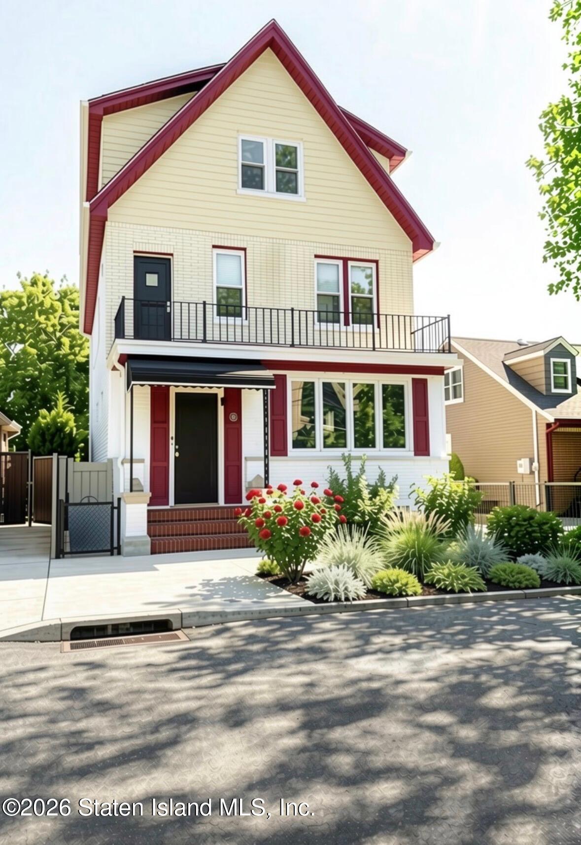 112 Laconia Ave, Staten Island, NY 10305