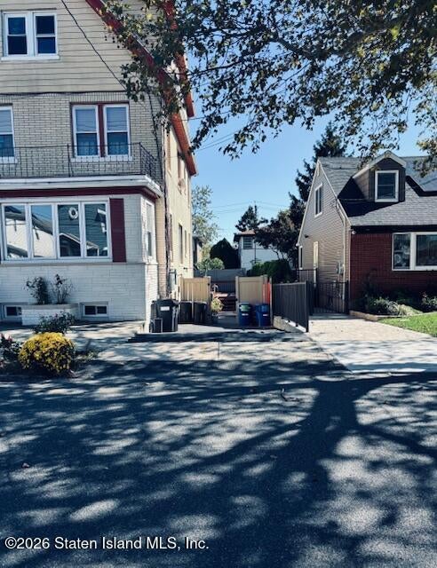 112 Laconia Ave, Staten Island, NY 10305 photo