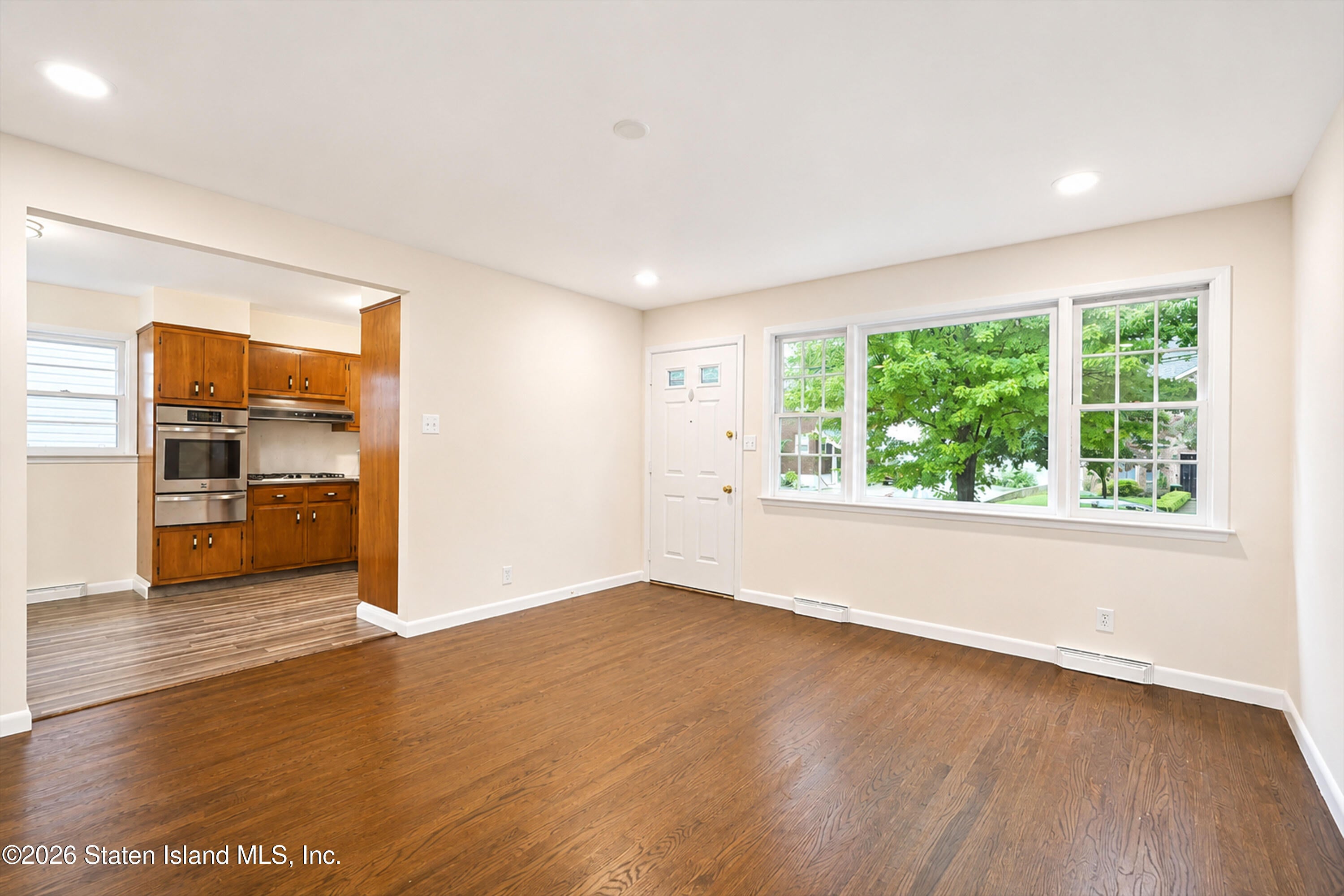 381 Willowbrook Rd, Staten Island, NY 10314 photo