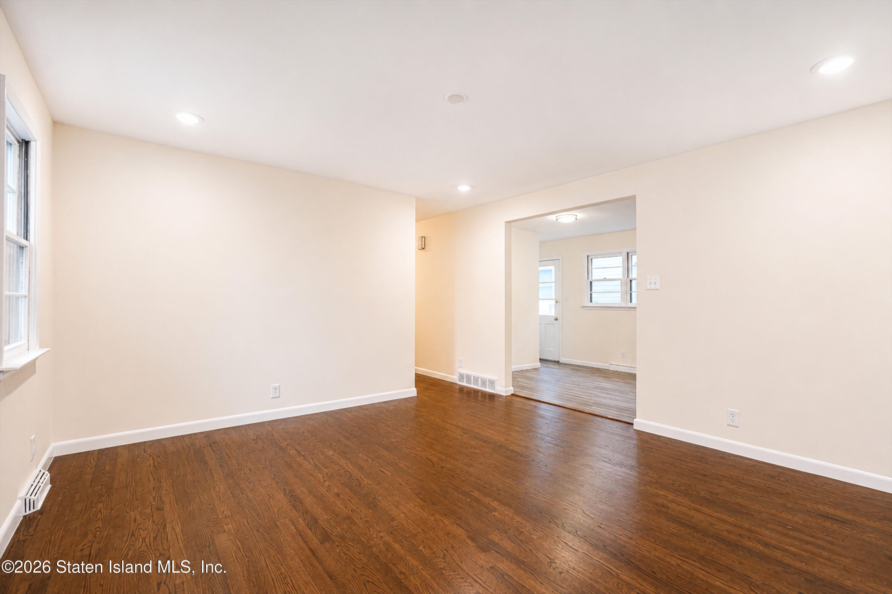 381 Willowbrook Rd, Staten Island, NY 10314 photo