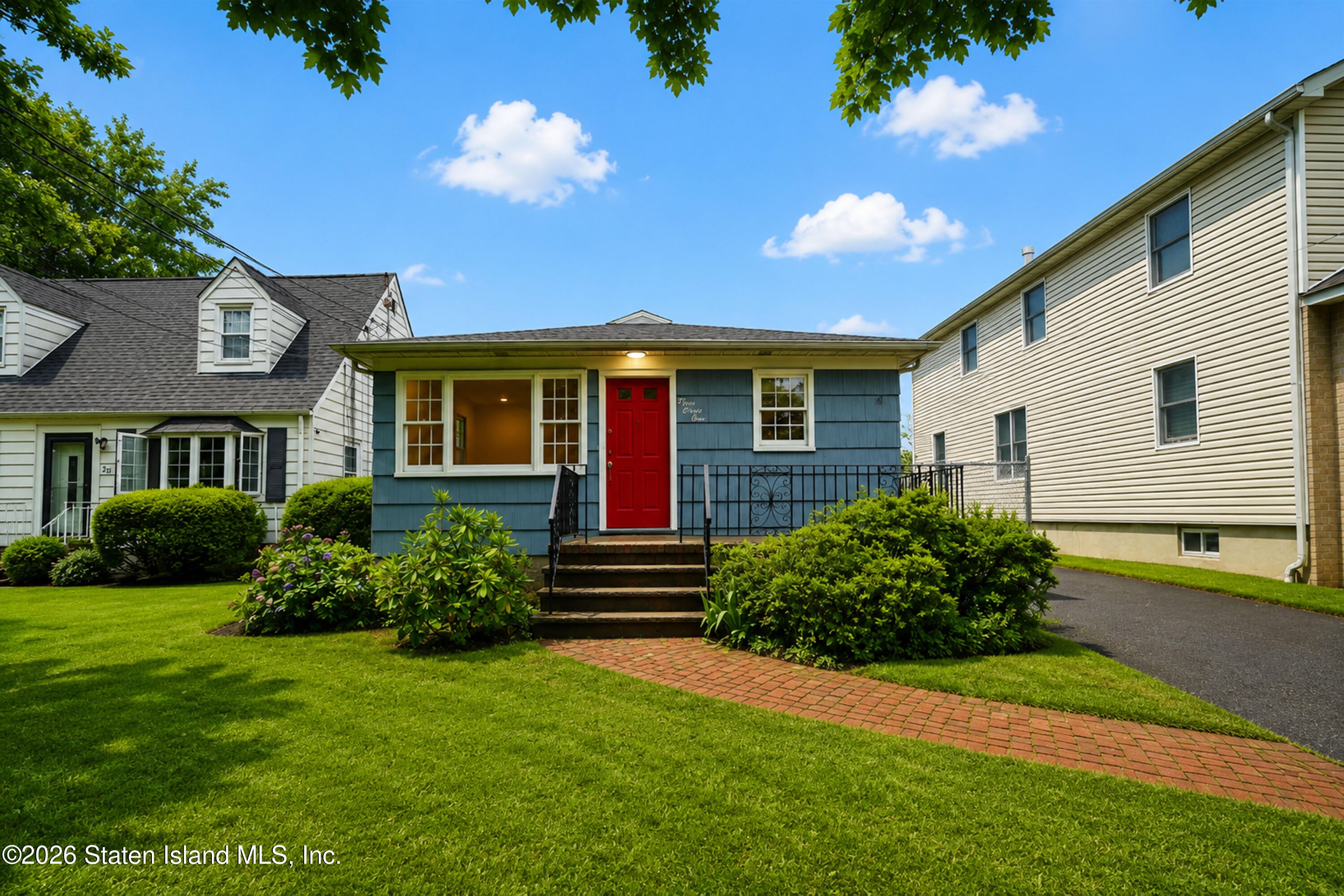 381 Willowbrook Rd, Staten Island, NY 10314