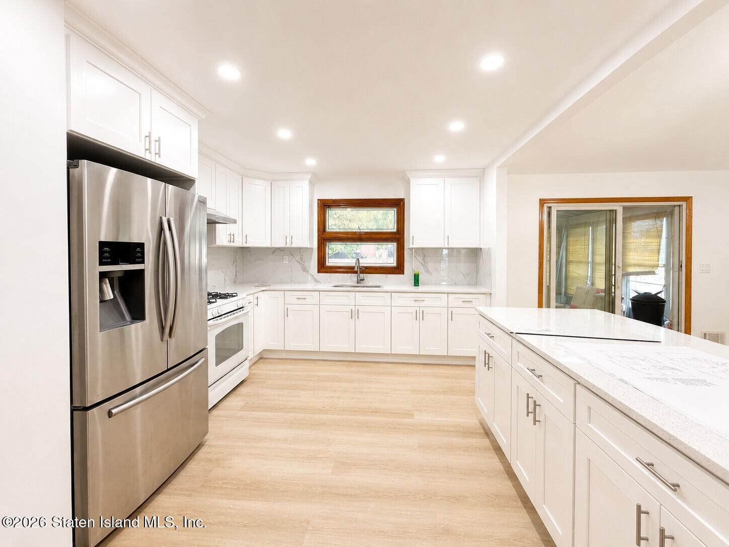 555 Vineland Ave, Staten Island, NY 10312 photo