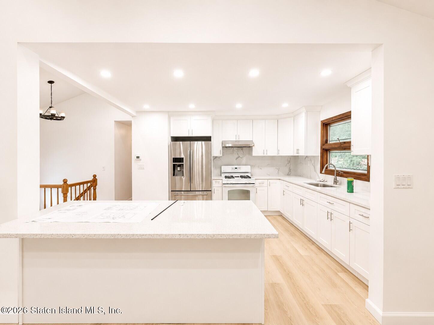 555 Vineland Ave, Staten Island, NY 10312 photo