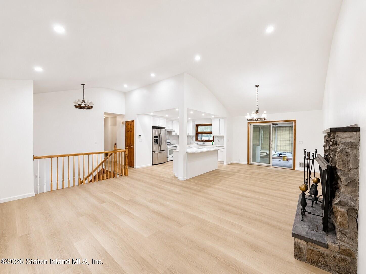 555 Vineland Ave, Staten Island, NY 10312 photo