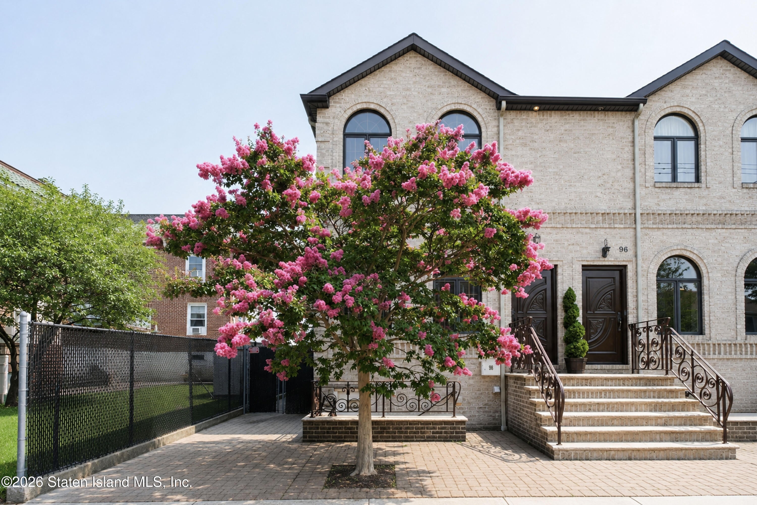 98 Purcell St, Staten Island, NY 10310