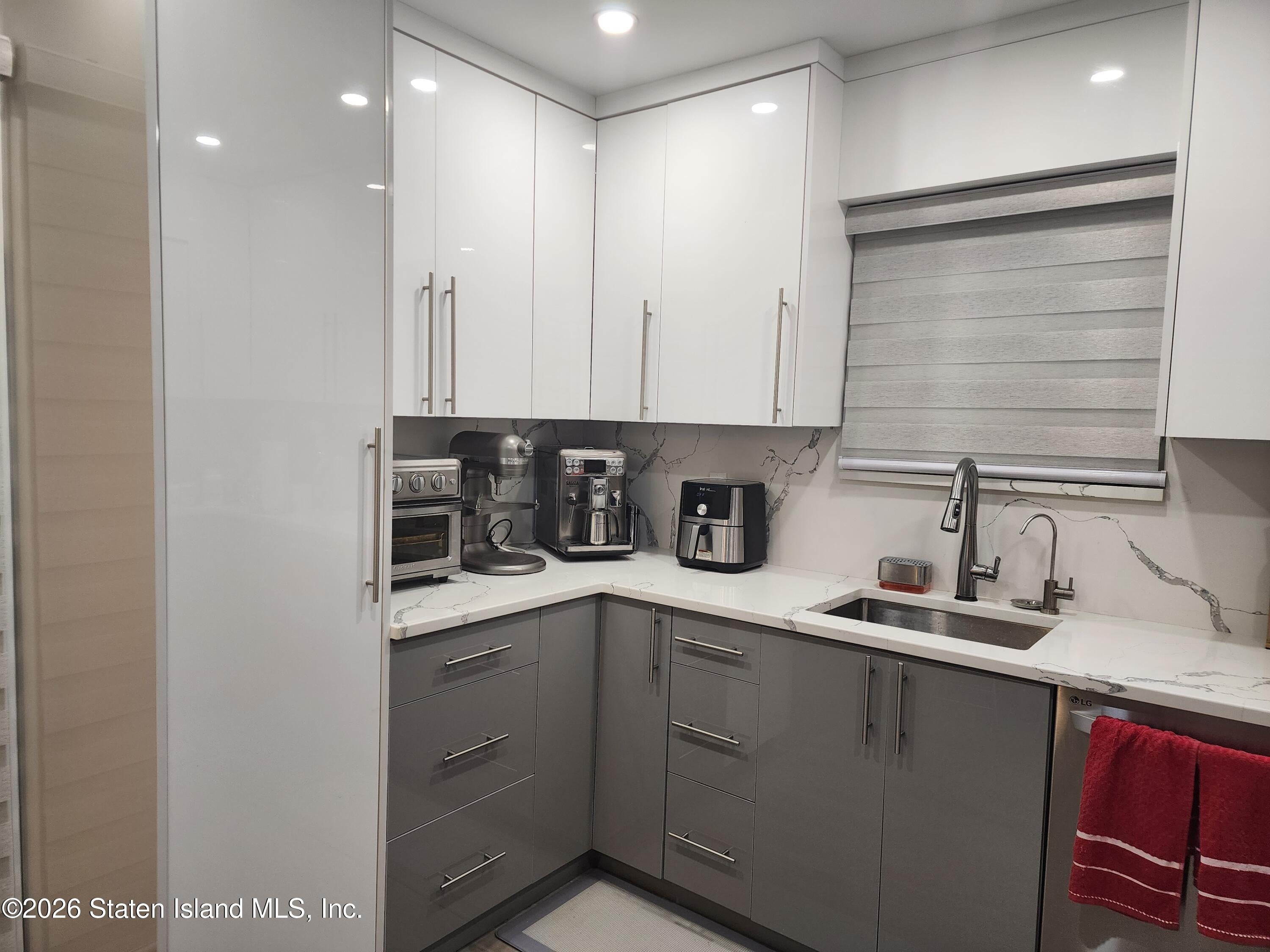416 Adams Ave, Staten Island, NY 10306 photo