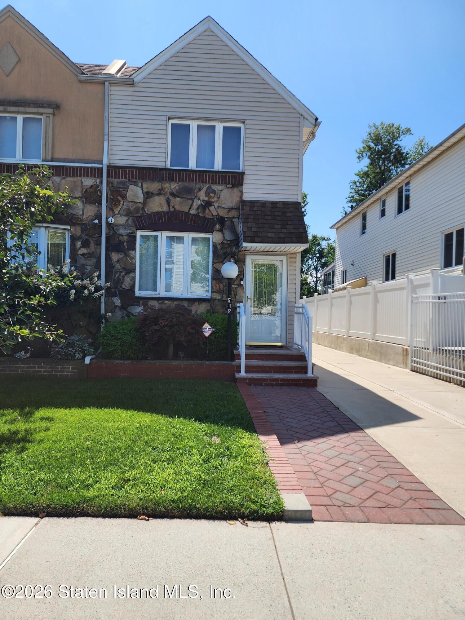 416 Adams Ave, Staten Island, NY 10306