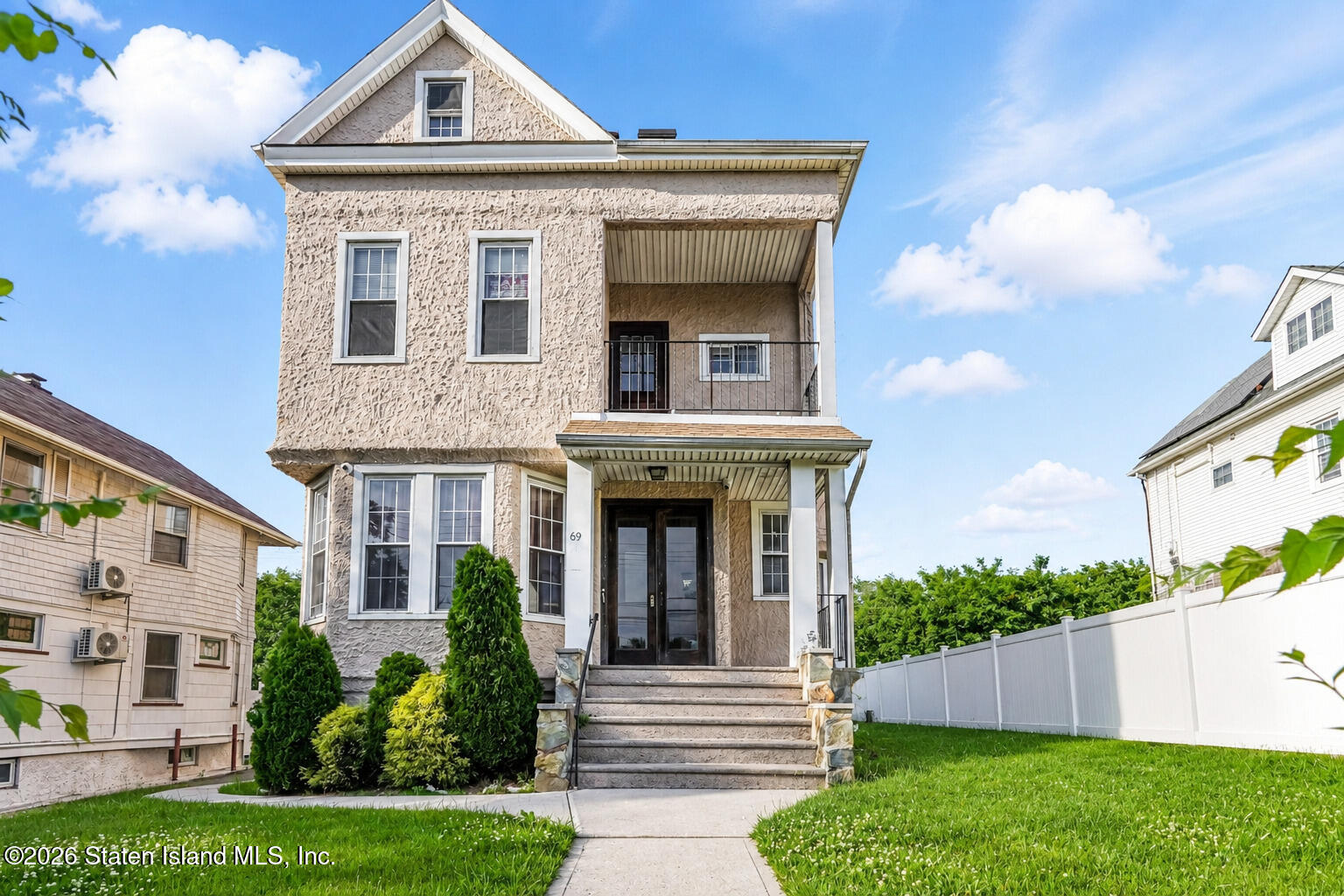 69 Narrows Rd, Staten Island, NY 10305