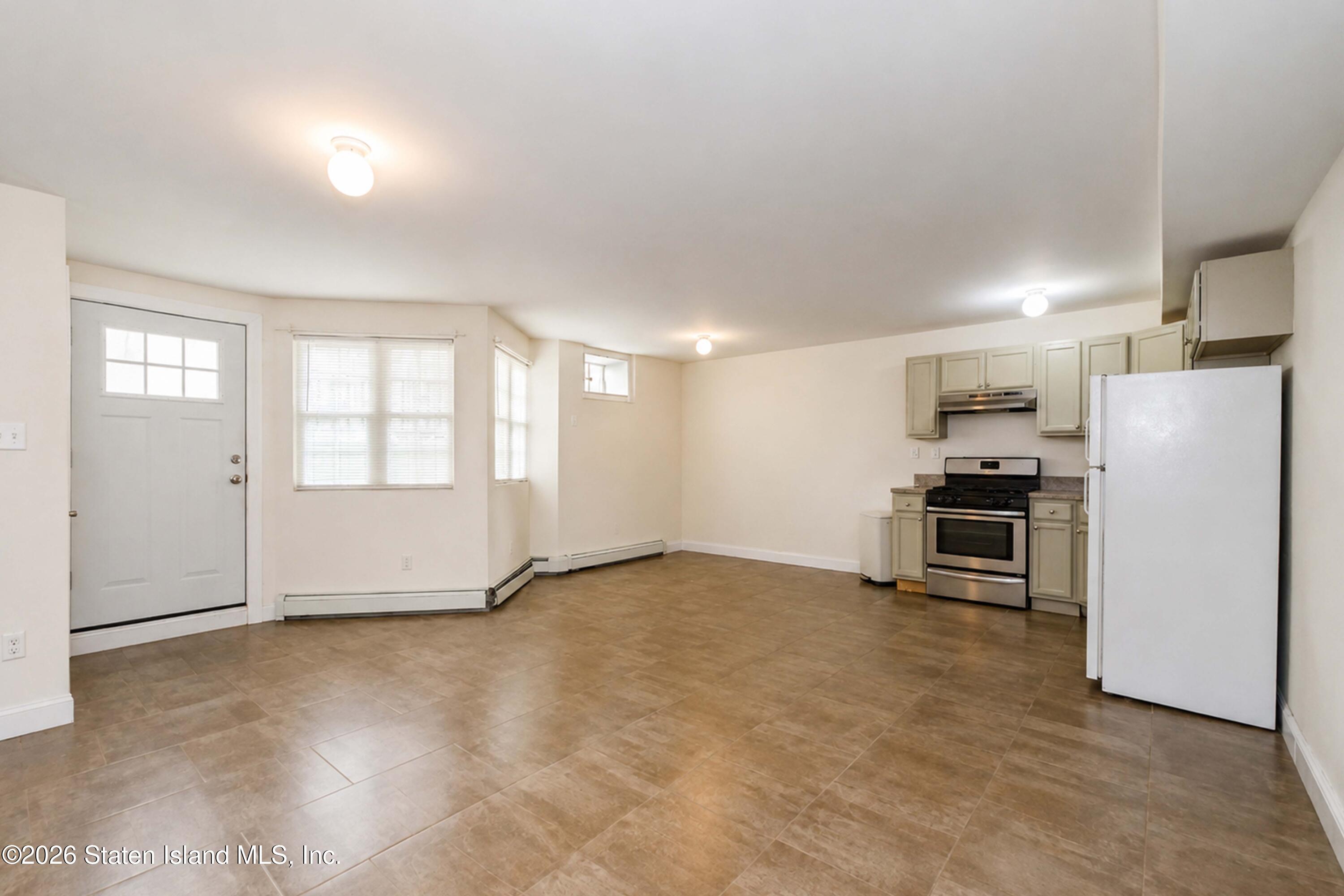 115 Santa Monica Ln, Staten Island, NY 10309 photo