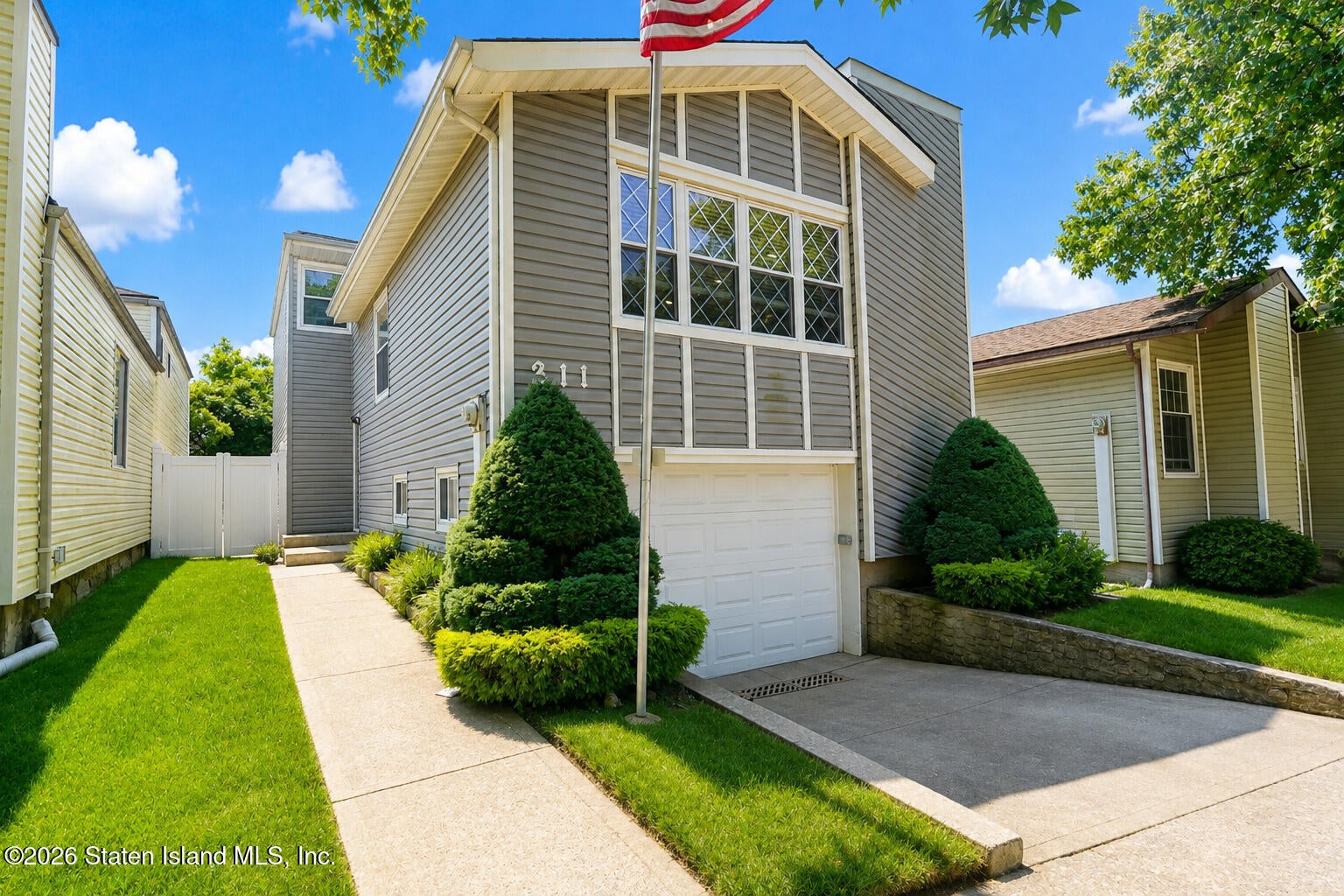 311 Green Valley Rd, Staten Island, NY 10312