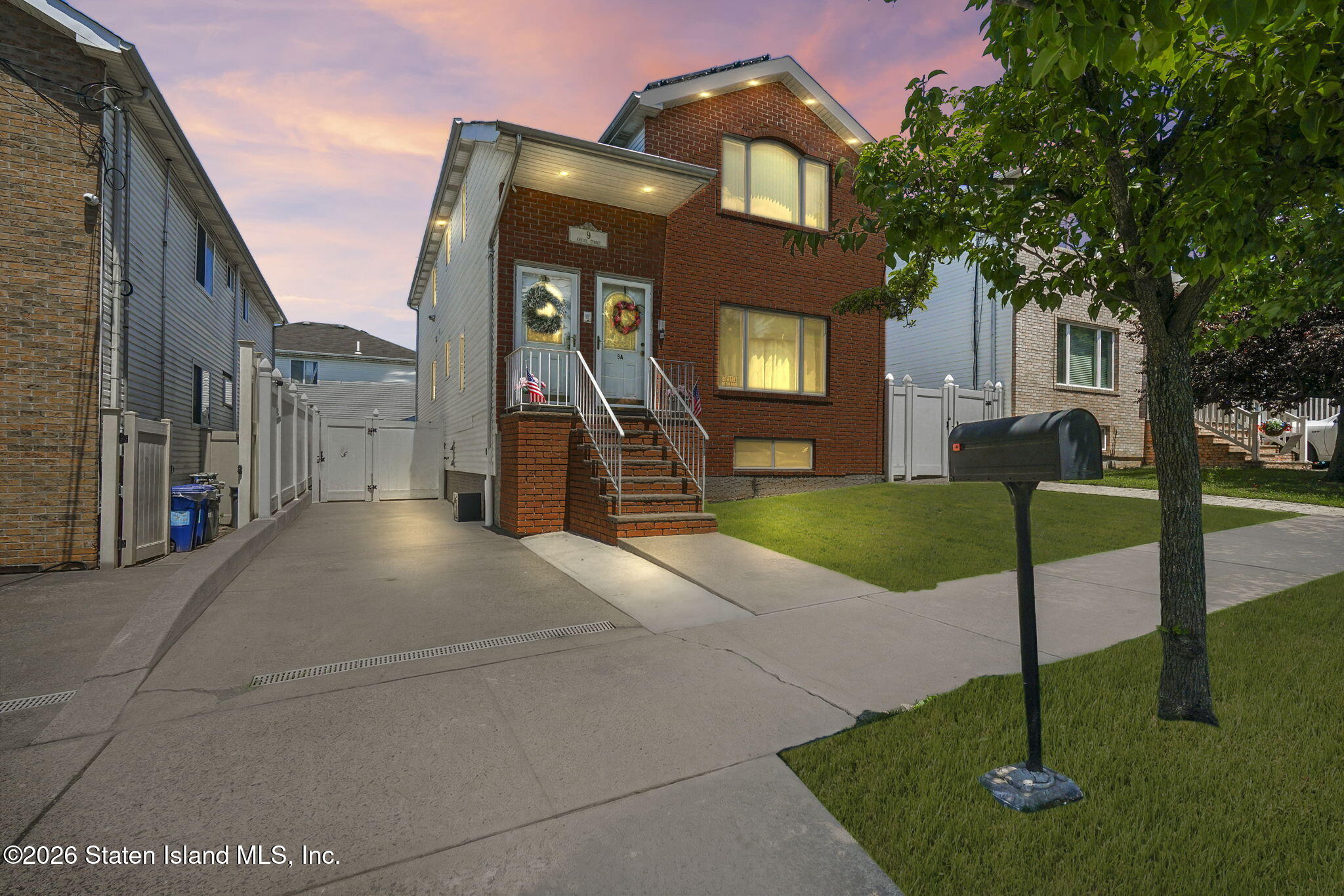 9 Knesel St, Staten Island, NY 10309