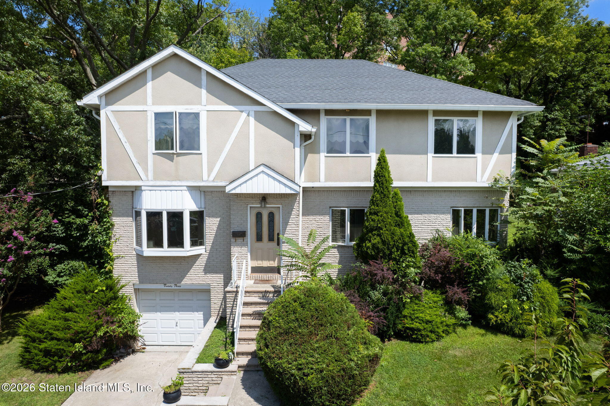 23 Cheshire Pl, Staten Island, NY 10301