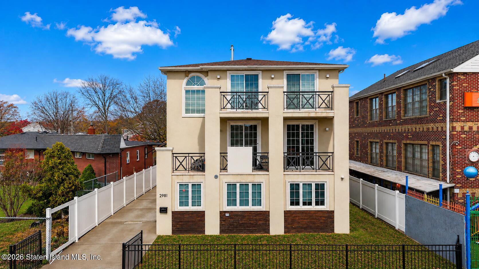2981 Hylan Blvd, Staten Island, NY 10306