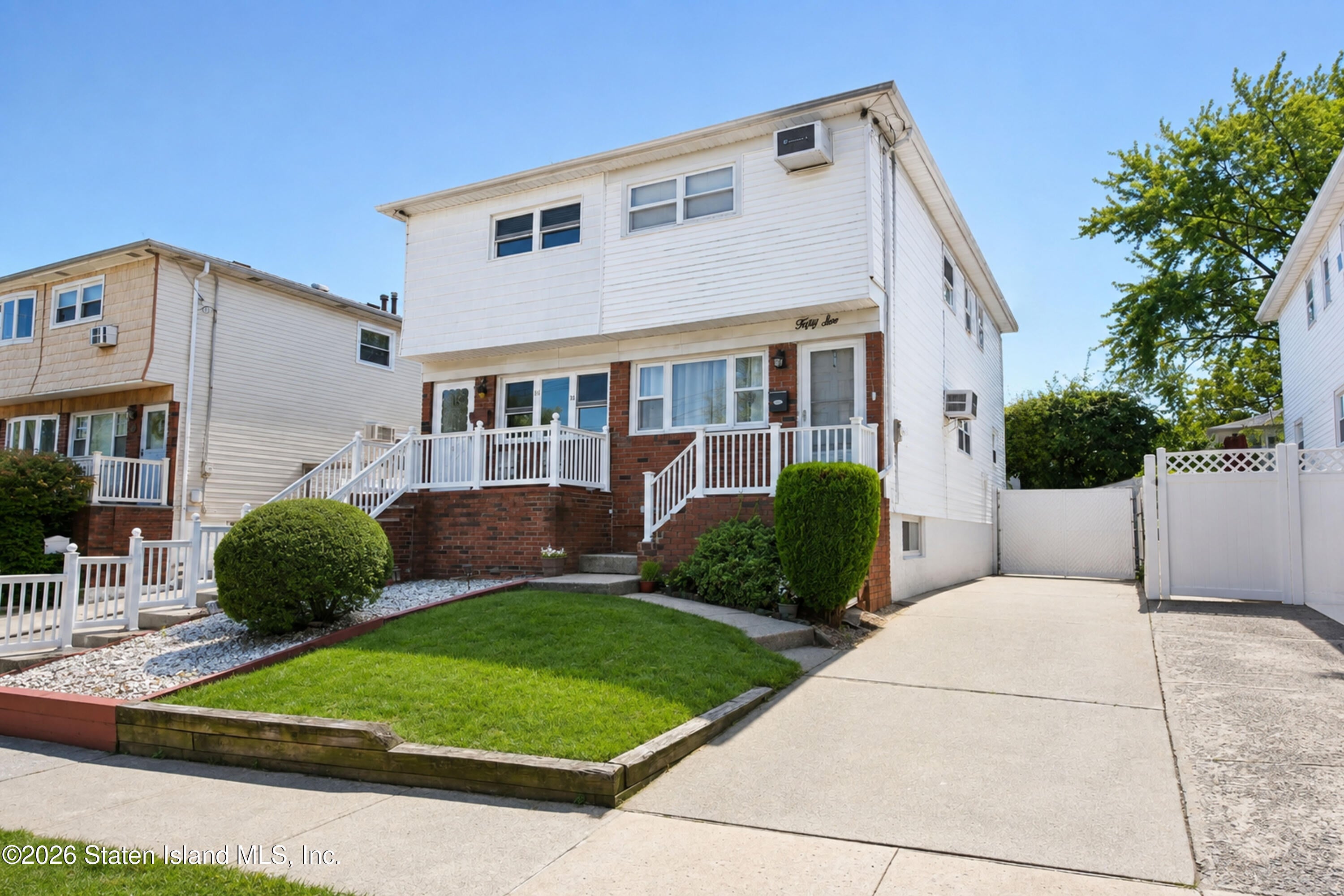 56 Taunton St, Staten Island, NY 10306 photo