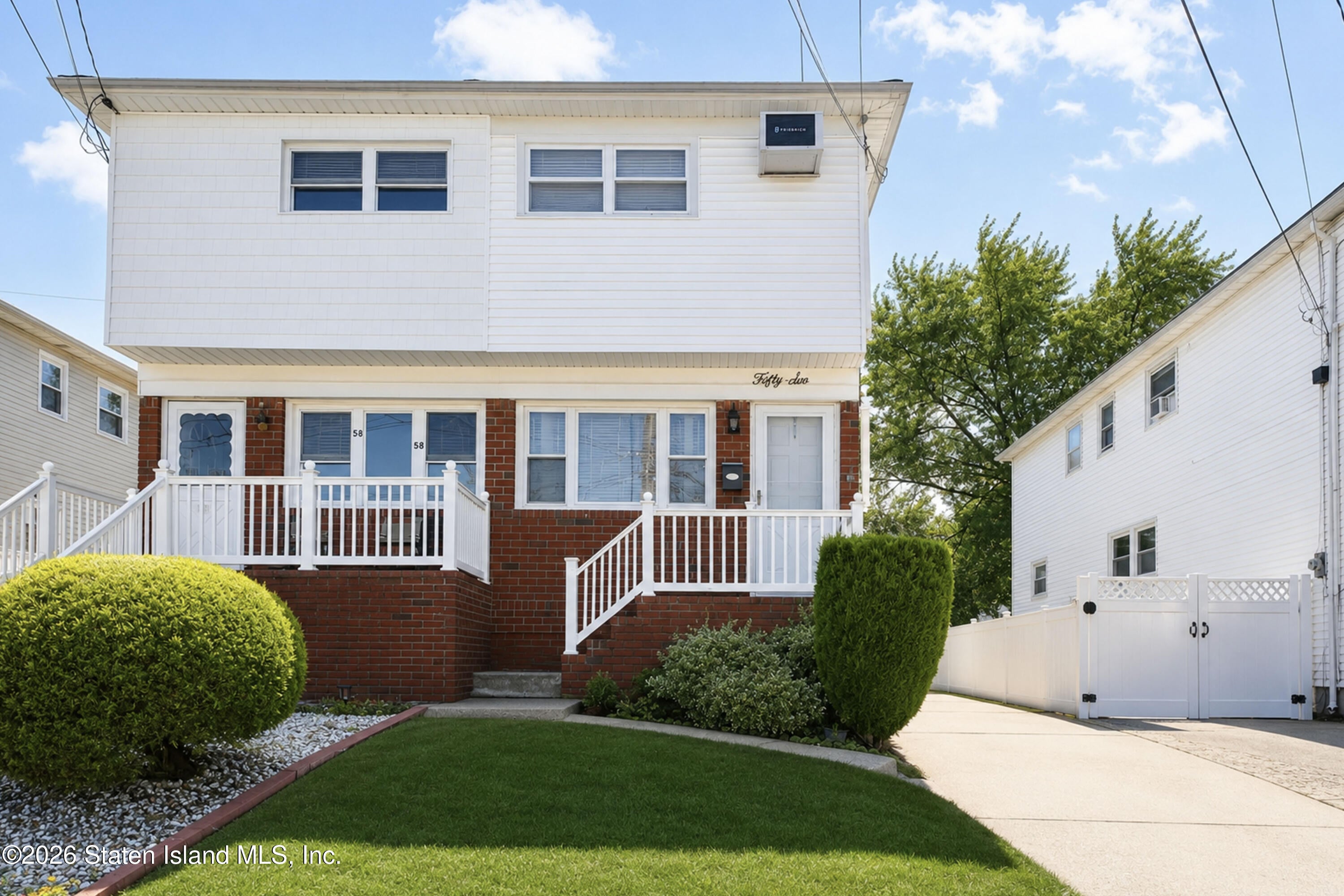 56 Taunton St, Staten Island, NY 10306