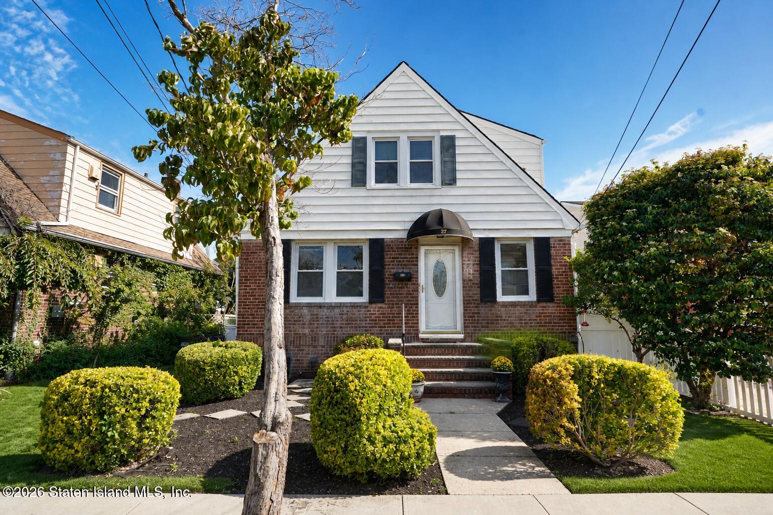 27 Tabb Pl, Staten Island, NY 10302