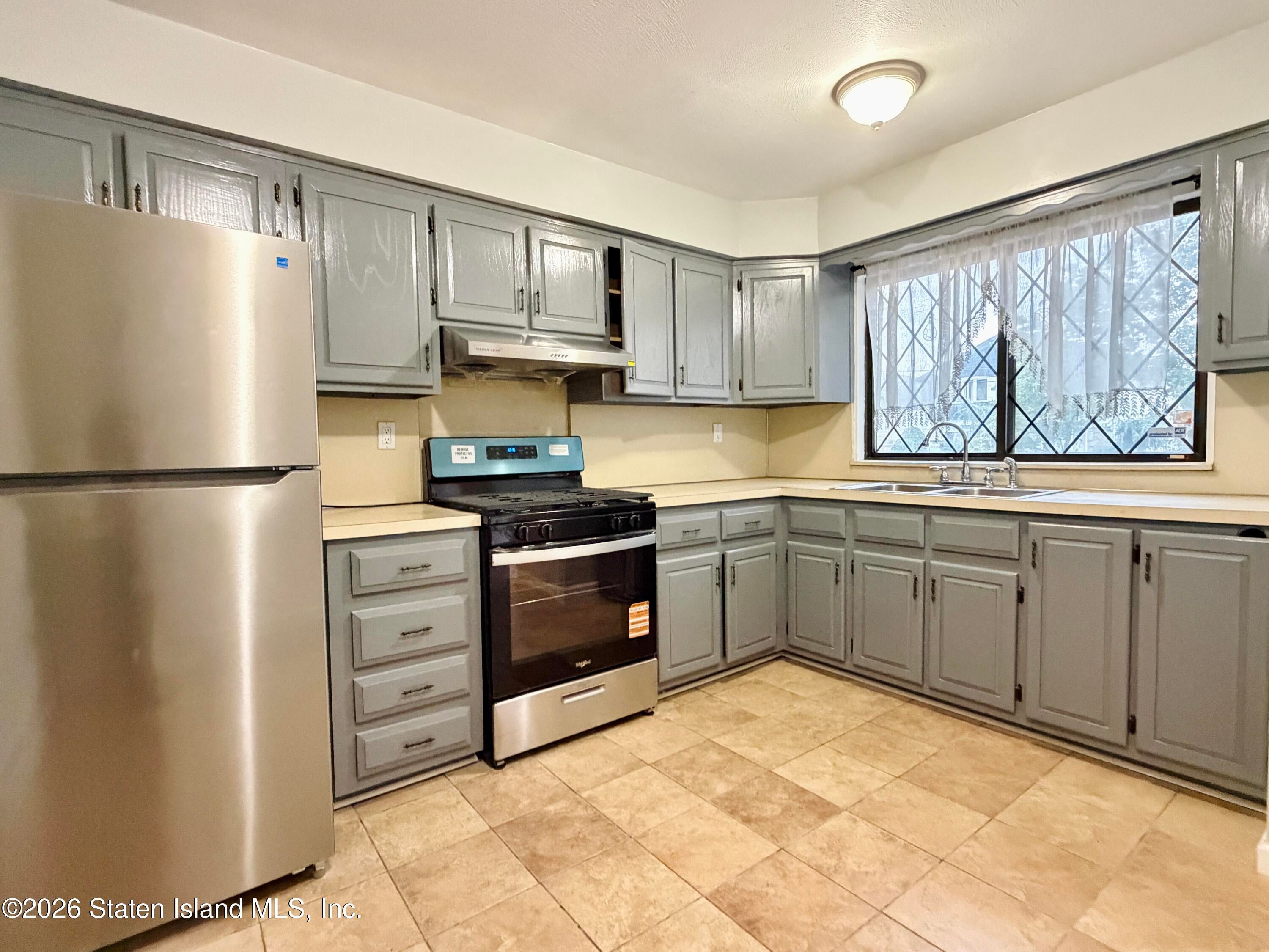 79 Pompey Ave, Staten Island, NY 10312 photo