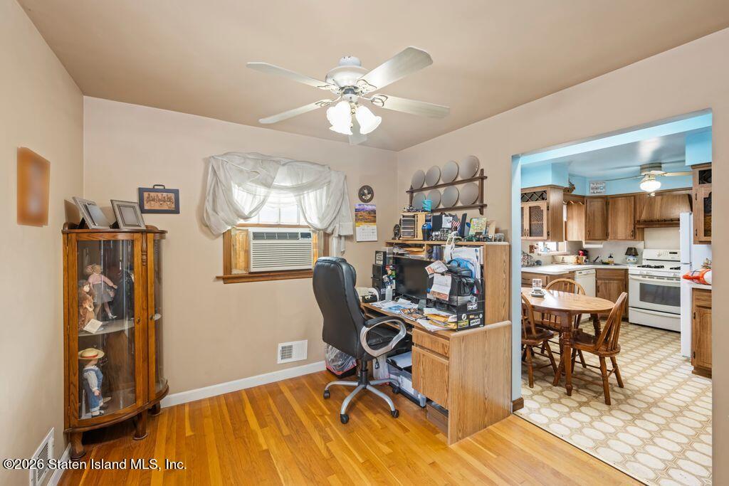 98 Figurea Ave, Staten Island, NY 10312 photo