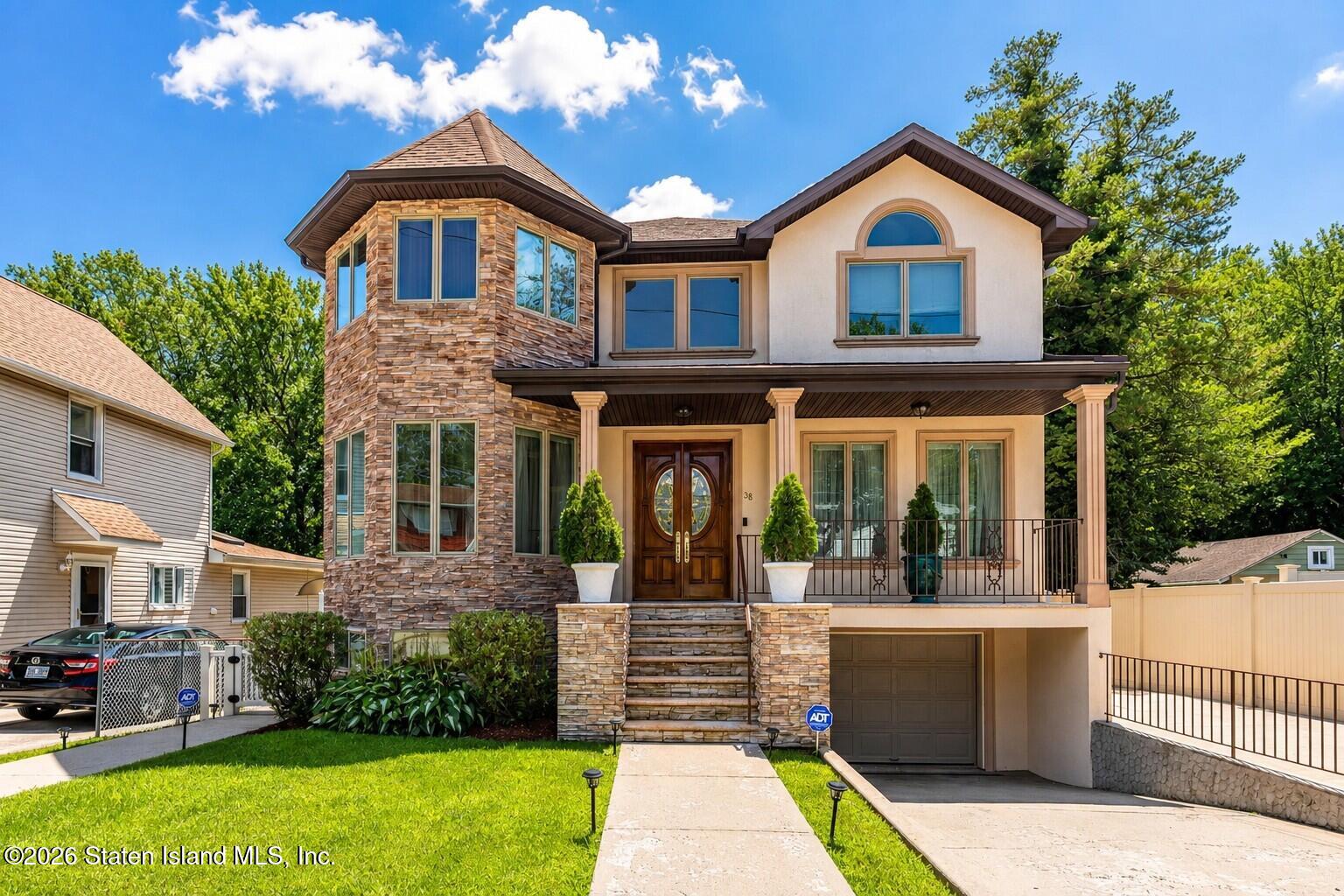 38 Oswald Pl, Staten Island, NY 10309