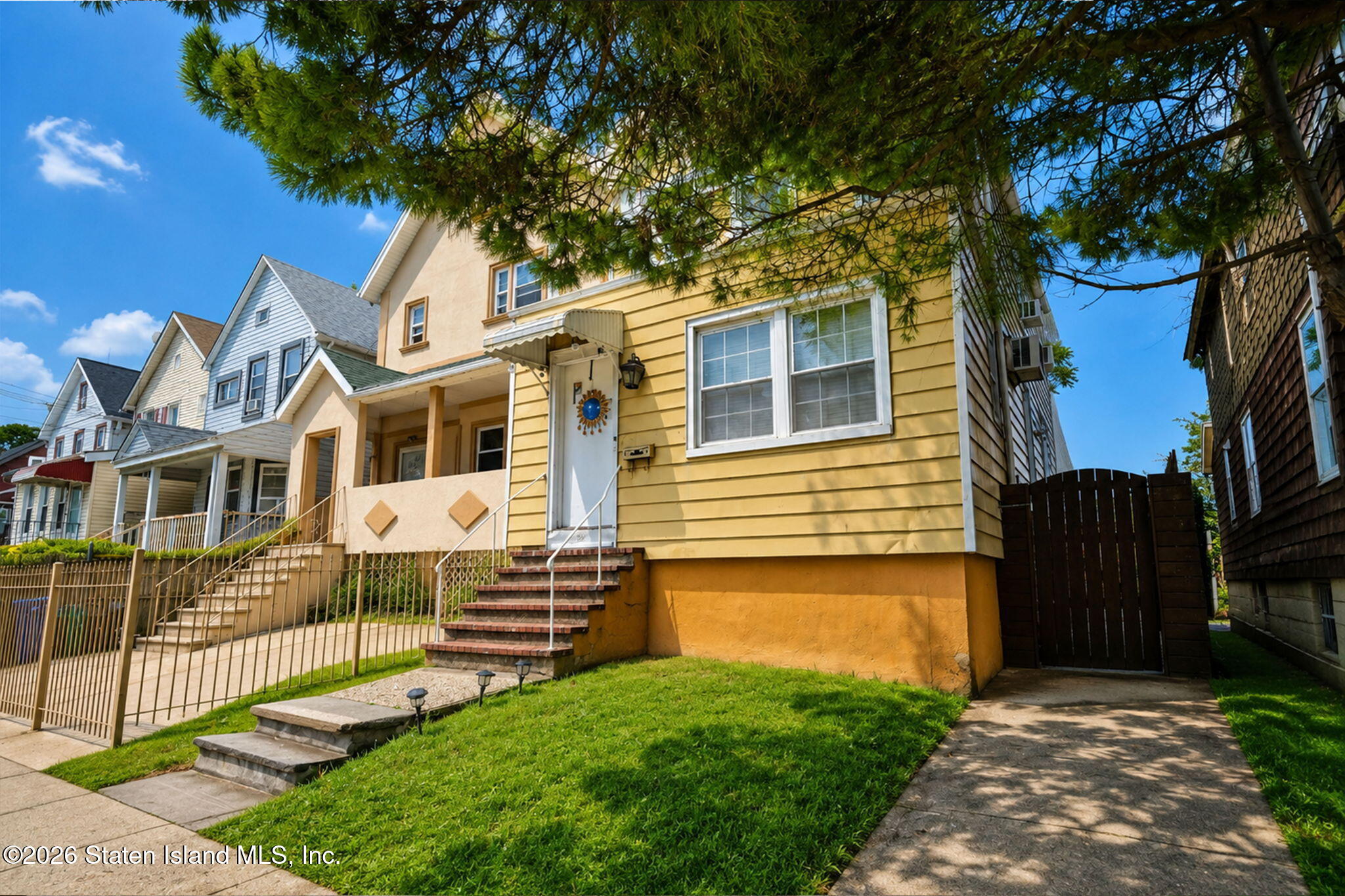 34 Simonson Pl, Staten Island, NY 10302