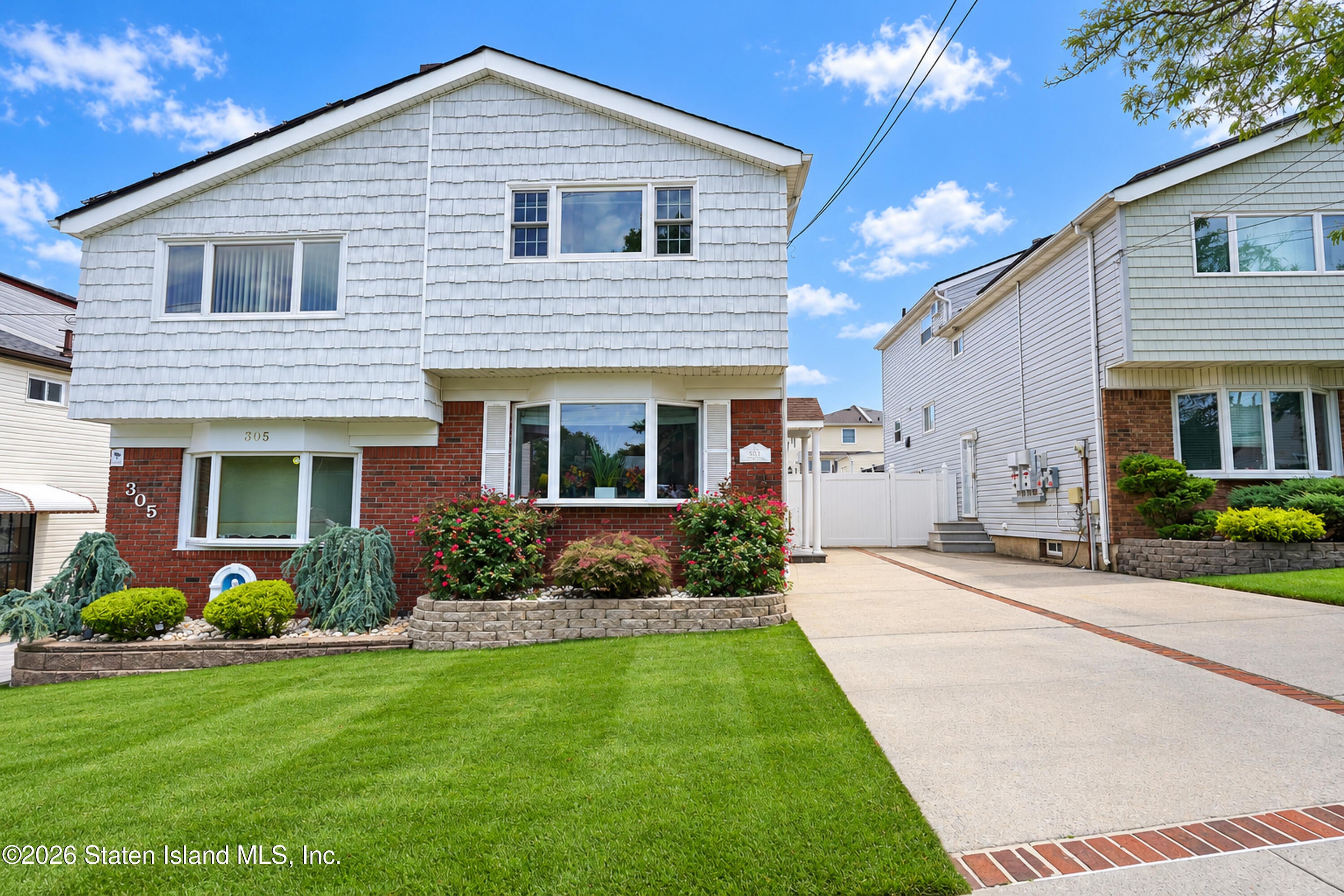 303 Abingdon Ave, Staten Island, NY 10308