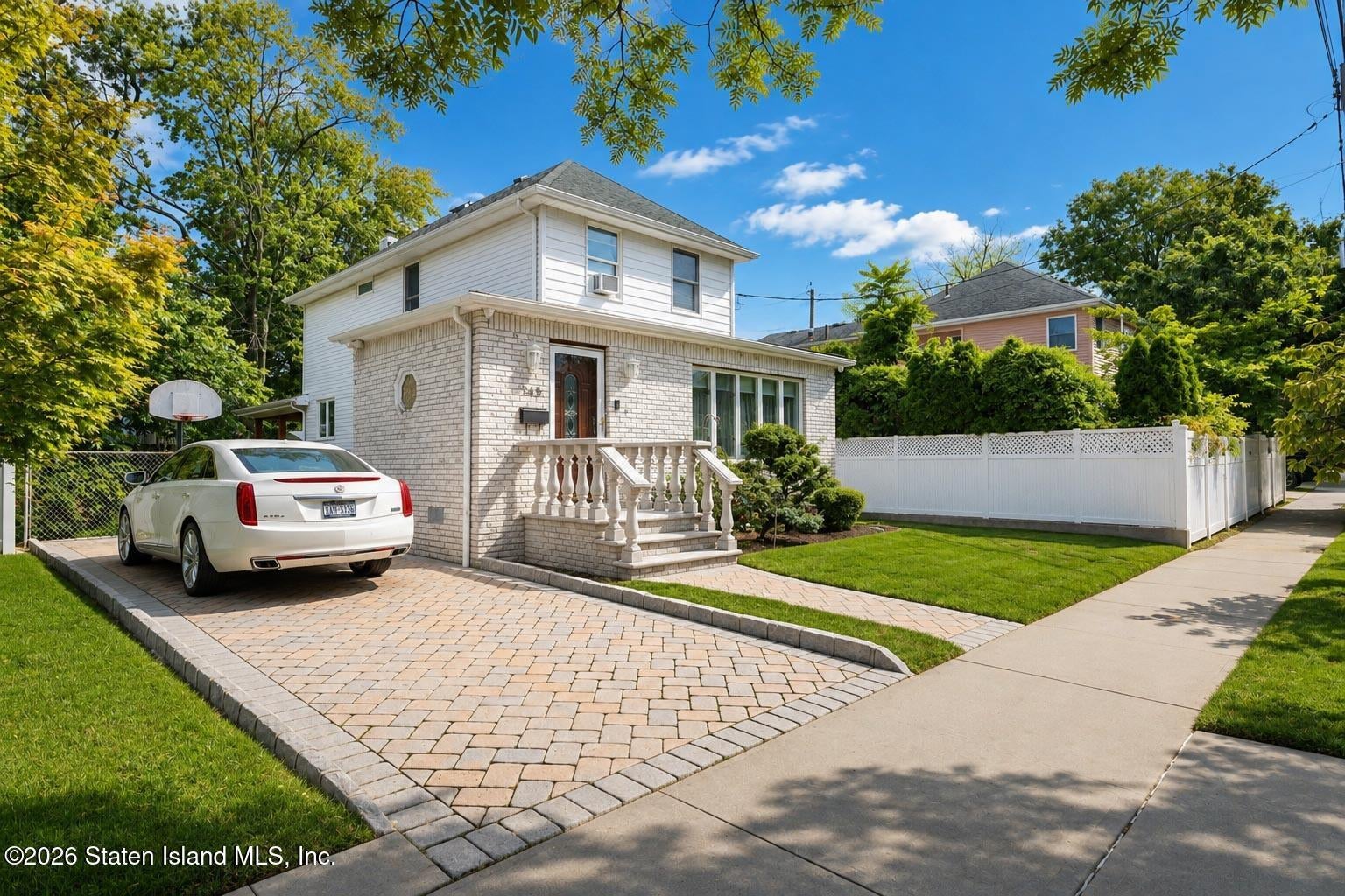 345 Billiou St, Staten Island, NY 10312 photo