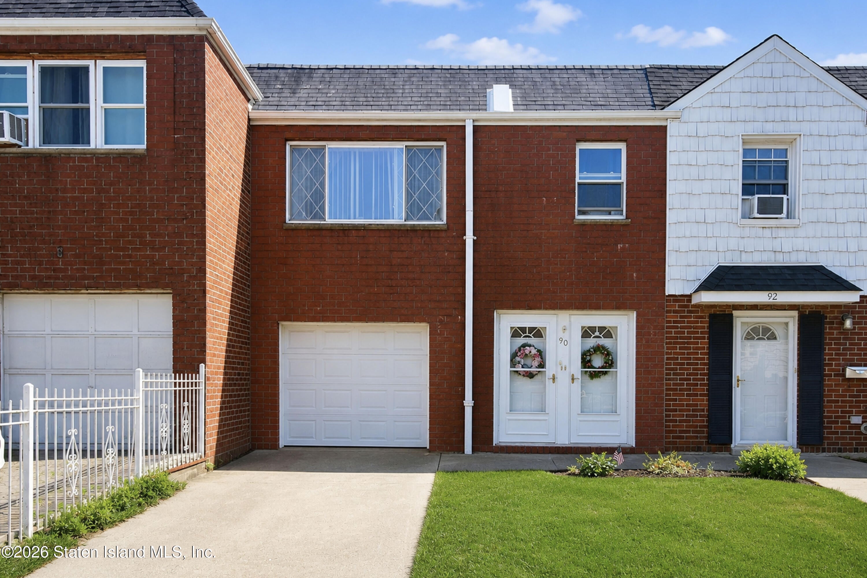 90 Comstock Ave, Staten Island, NY 10314